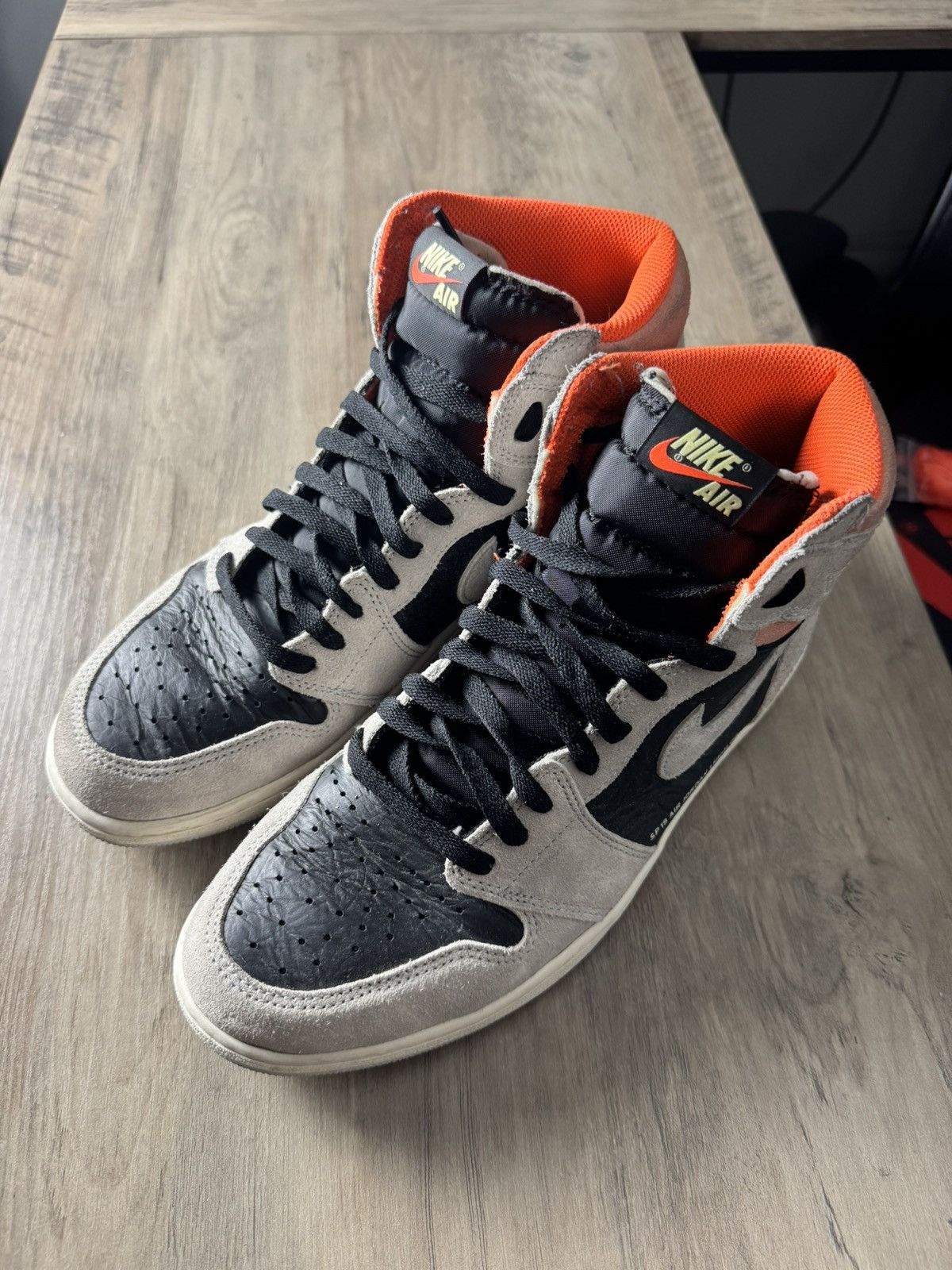 Jordan Brand × Nike jordan 1 neutral grey hyper crimson Size US 11 / EU 44 - 1 Thumbnail