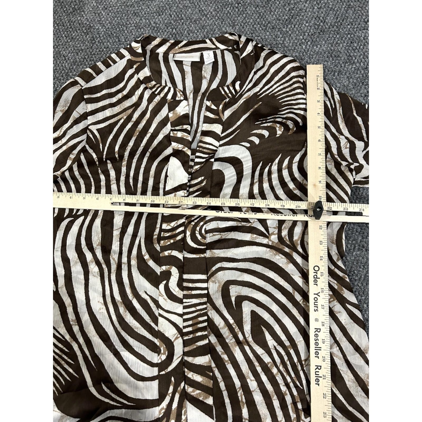Vintage Chicos Shirt Womens Blouse Tunic 3/4 Sleeve Brown Zebra Animal Print Round Neck 3 Buttons Relaxed Fit Size XS / US 0-2 / IT 36-38 - 5 Thumbnail