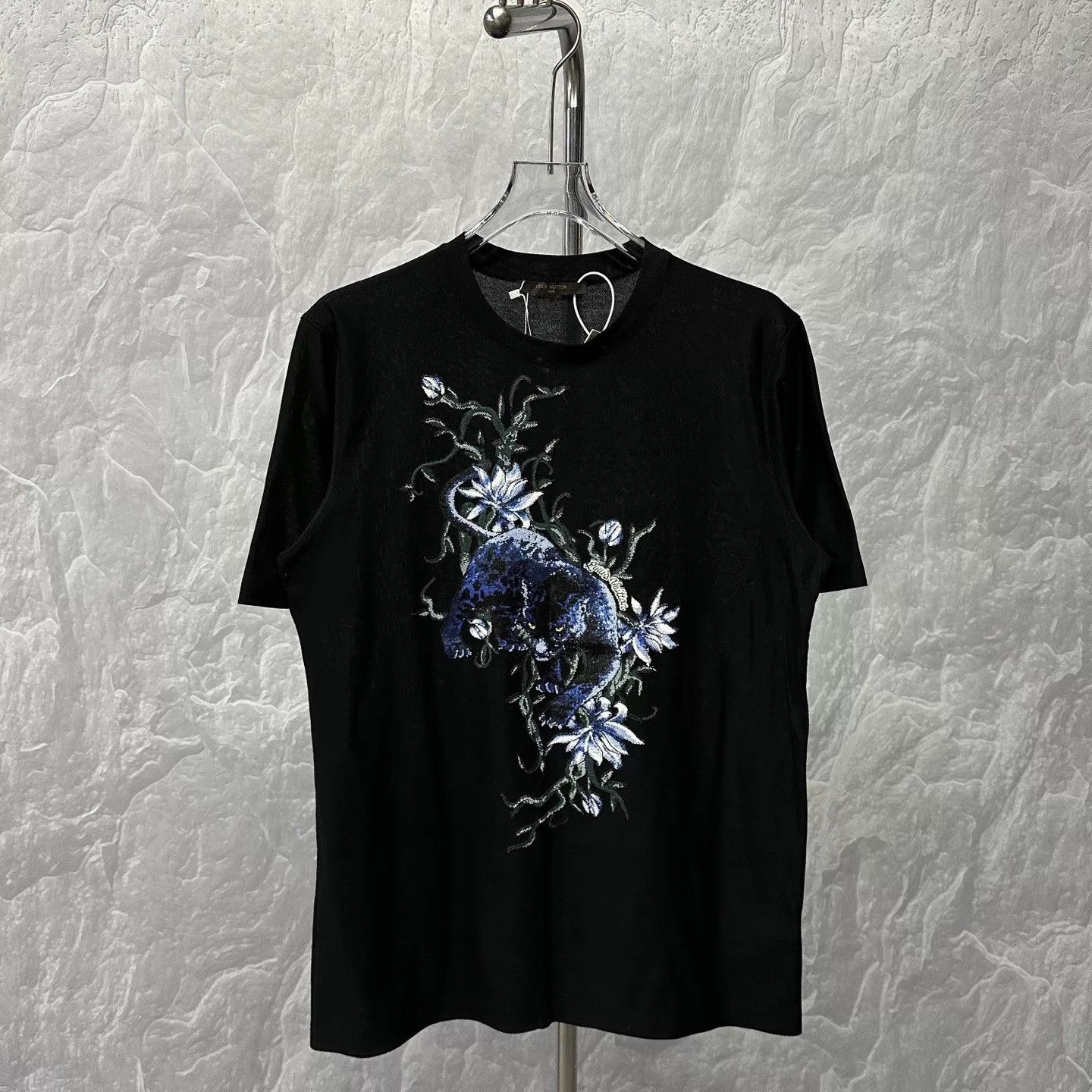 Louis Vuitton Louis Vuitton Floral Flock Print T-shirt Size US XL / EU 56 / 4 - 1 Thumbnail