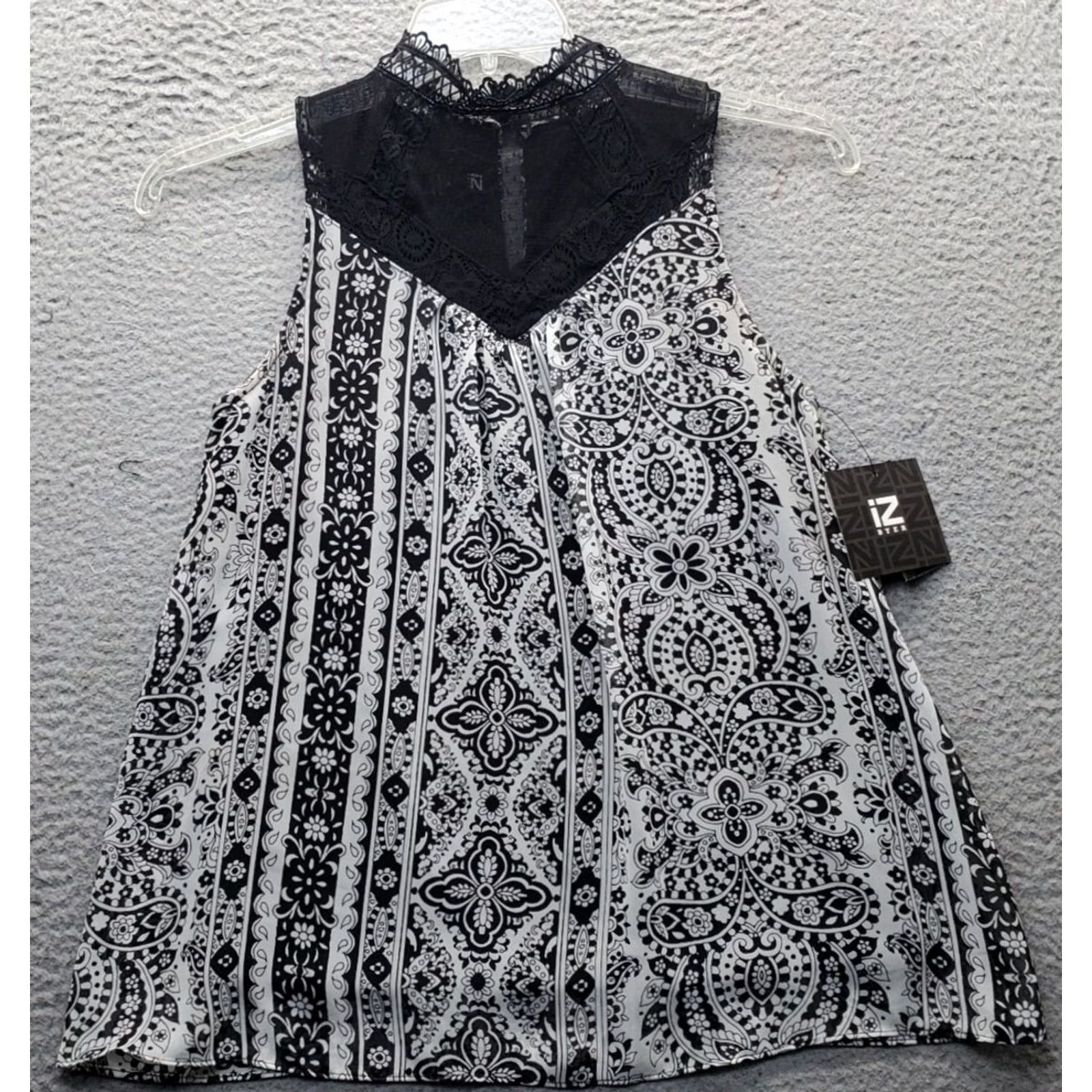 Vintage IZ Byer Women’s Swing Top S Multi Paisley Lined Crochet Lace Detail Keyhole Back Casual Shirt Size S / US 4 / IT 40 - 2 Thumbnail