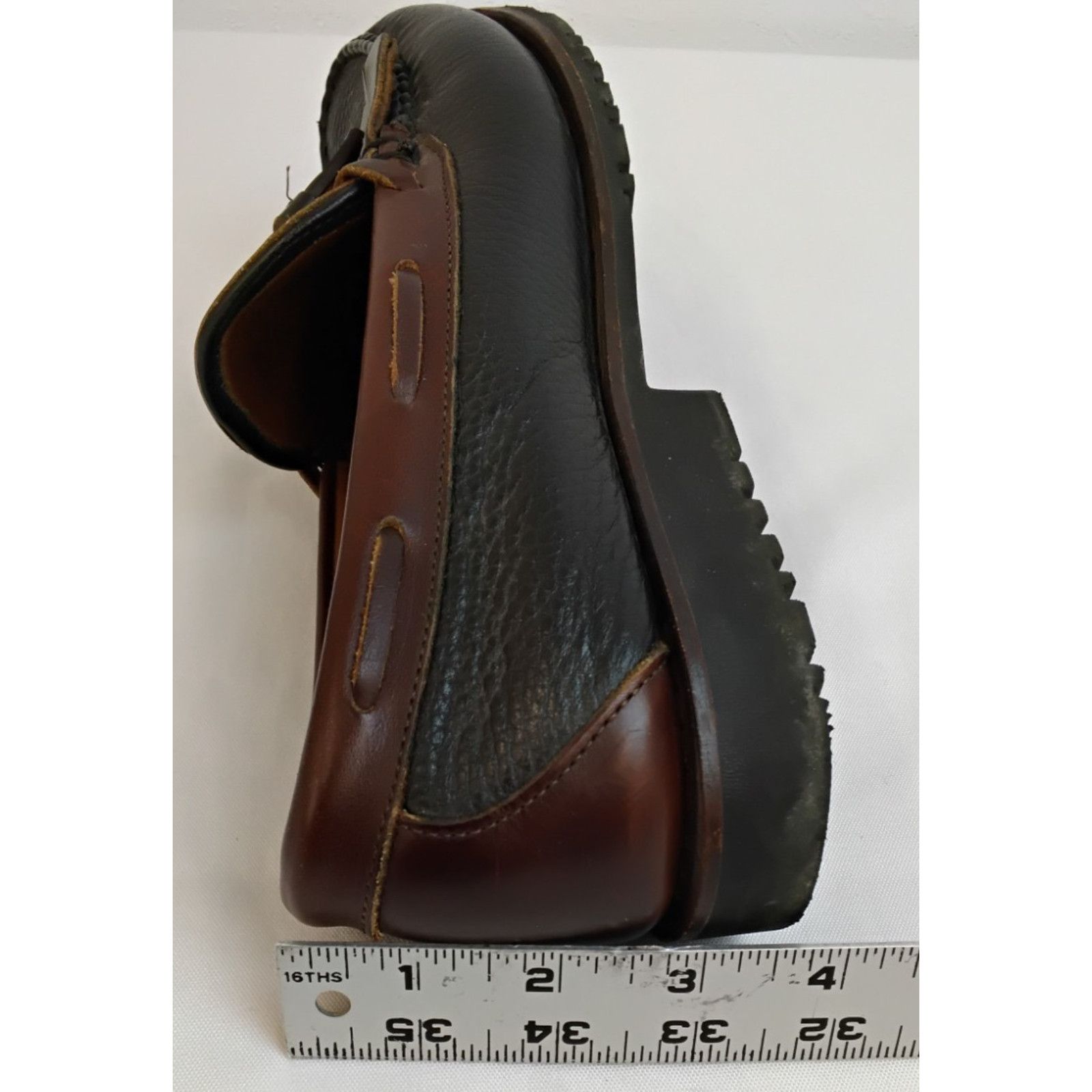 Allen Edmonds Allen Edmonds Nashua Tasseled Loafers Men's 9.5D Black Brown Size US 9.5 / EU 42-43 - 12 Thumbnail