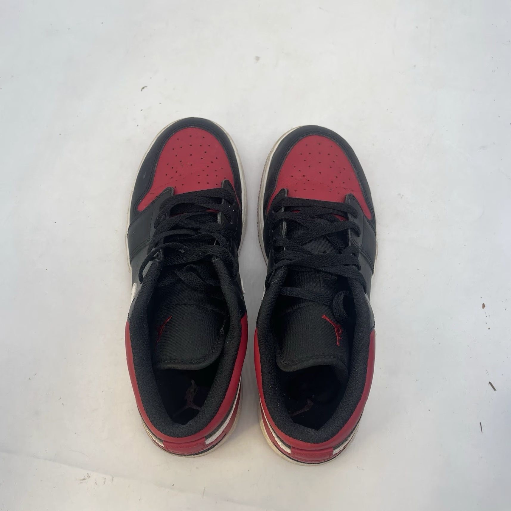 Jordan Brand Air Jordan Low GS 1 Retro Bred Toe Shoe 5.5Y Women US 7 Black White Gym Red Leather 2021 Sneakers Mens/ Womens Size US 5.5 / IT 35.5 - 6 Thumbnail