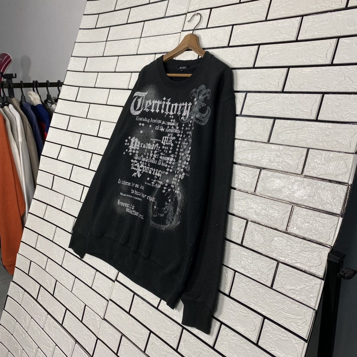 Japanese Brand 📌Vintage Sweatshirt Bay-Leaf Overprint Punk Design Size US L / EU 52-54 / 3 - 3 Thumbnail
