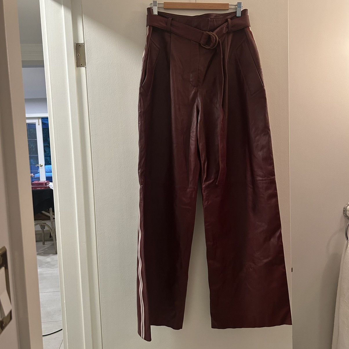 Hugo Boss Hugo Boss Runway Exclusive leather trousers Size 30" / US 8 / IT 44 - 10 Thumbnail