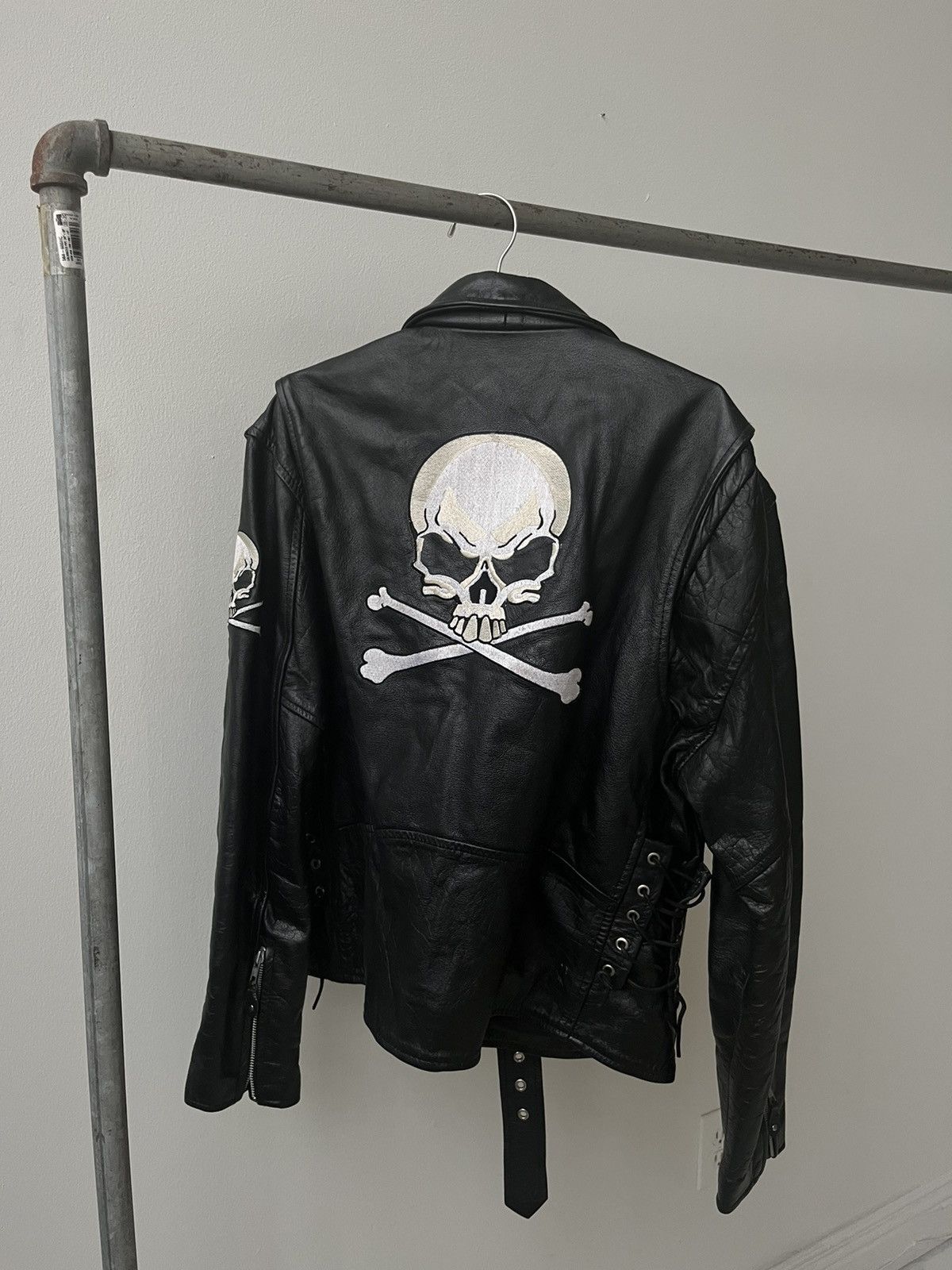 Vintage VINTAGE LEATHER BIKER JACKET SKULLS Size US L / EU 52-54 / 3 - 2 Thumbnail