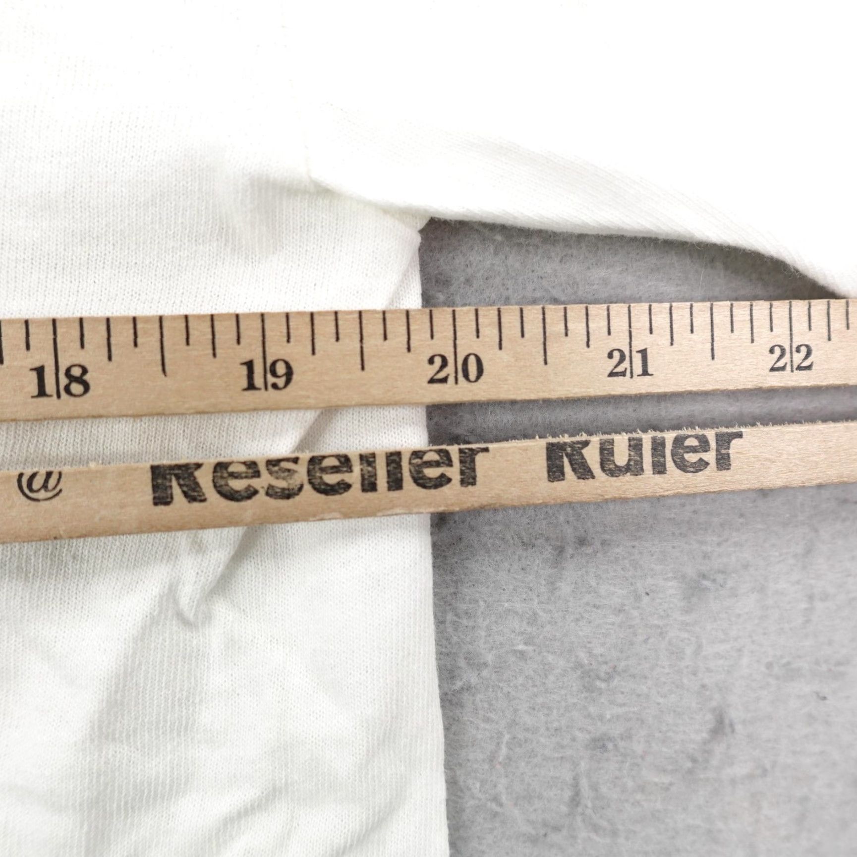 Vintage VINTAGE Kerusso Shirt M White I Tune In To God Christian Religious Y2K NEW Boys Mens Graphic Print Crew Neck Short Sleeve Cotton Heavyweight Size US M / EU 48-50 / 2 - 6 Thumbnail