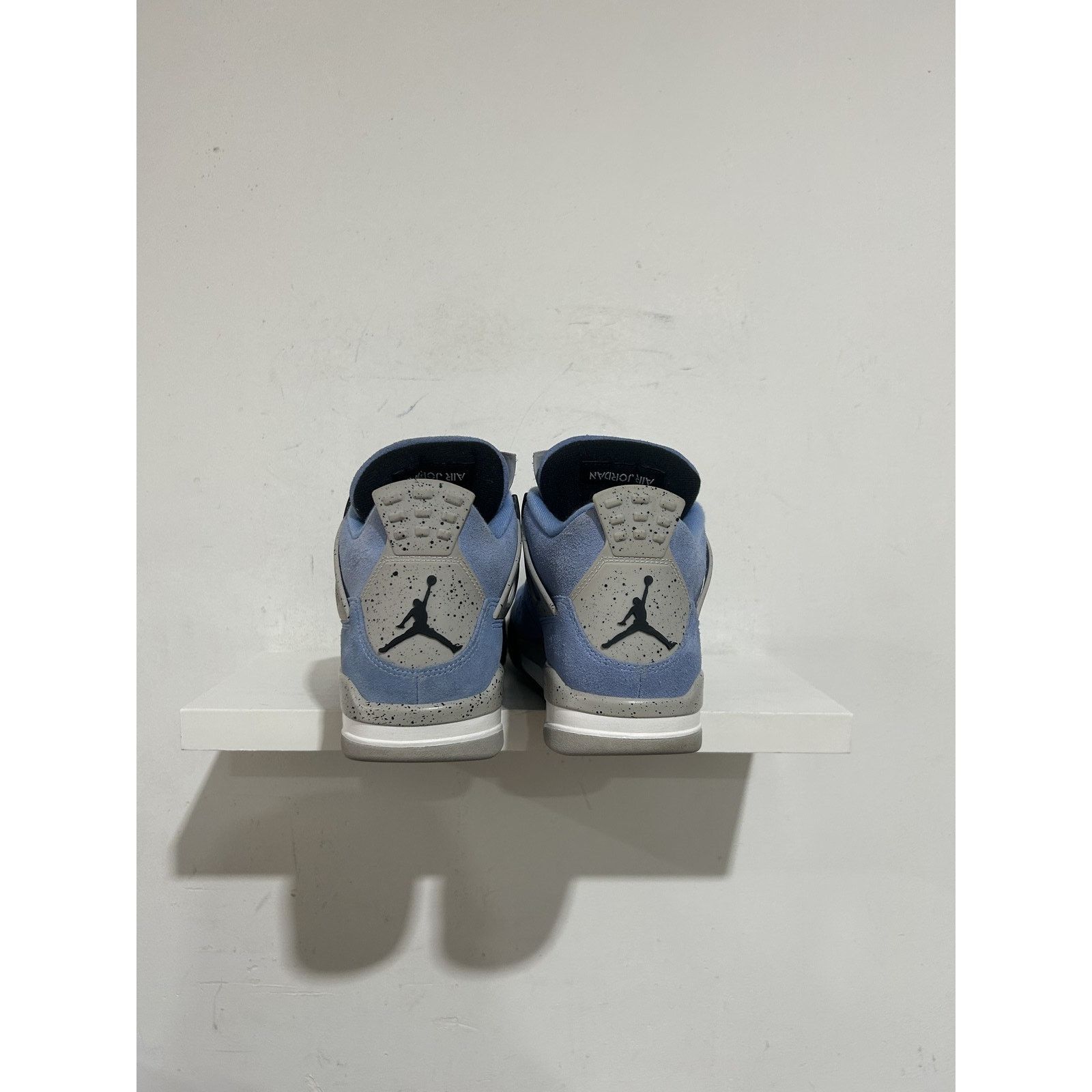 Nike JORDAN 4 RETRO UNIVERSITY BLUE SIZE 8.5 PREOWNED Size US 8.5 / EU 41-42 - 6 Thumbnail