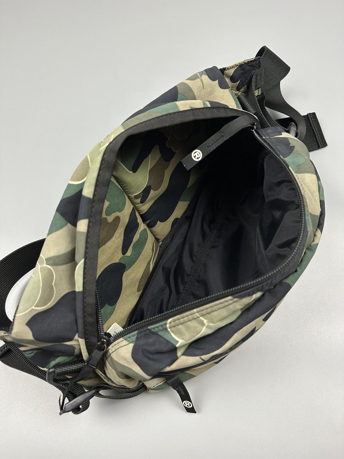 Bape × Kaws 🔥Sick🔥Bape X Kaws Camo Waist/Shoulder Bag Size ONE SIZE - 7 Thumbnail