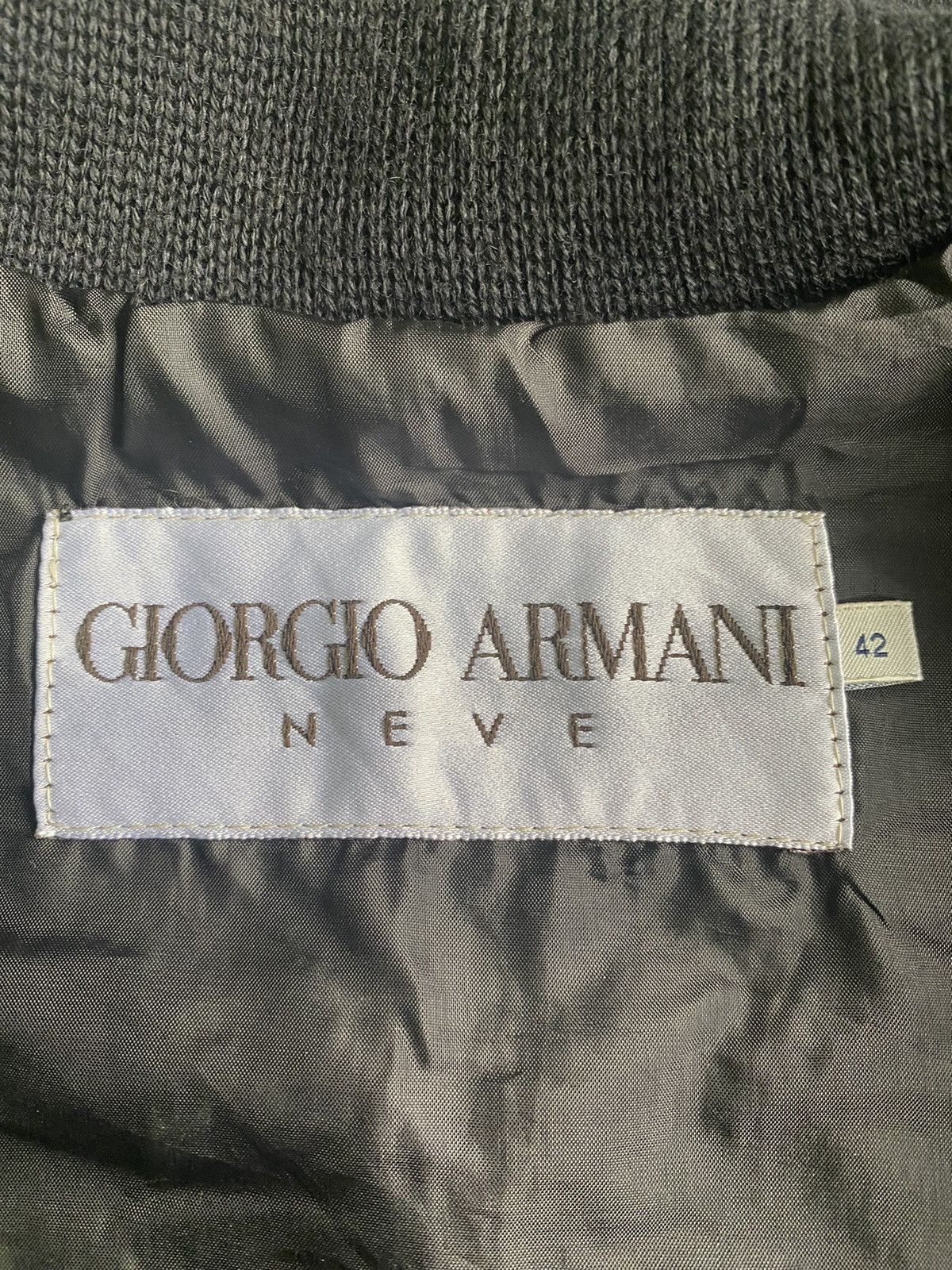 Giorgio Armani Giorgio Armani Neve Quilted pullover zip up Black Jackets Size M / US 6-8 / IT 42-44 - 11 Thumbnail