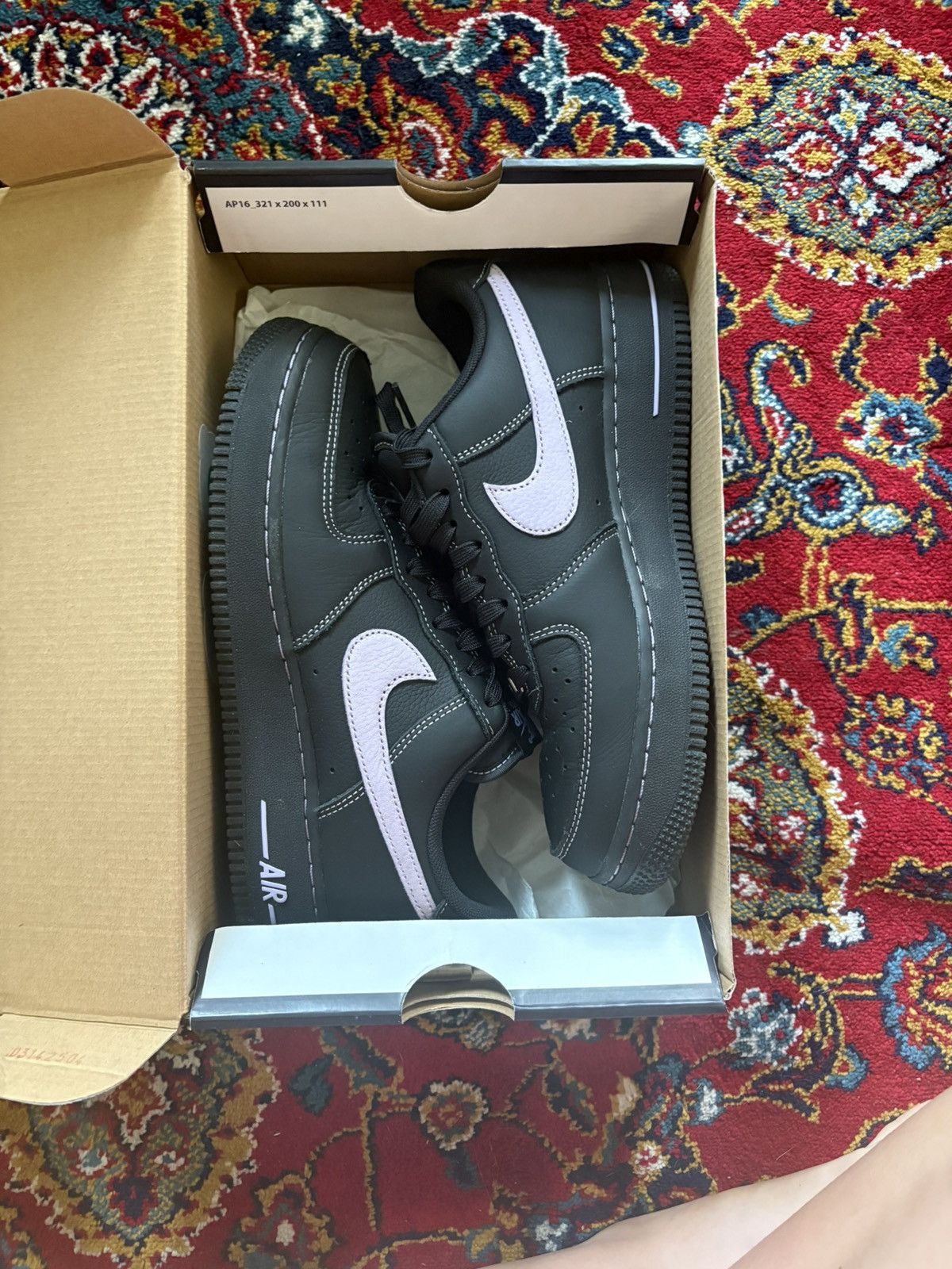 Nike Nike Air Force 1 '07 LV8 Size US 9 / IT 39 - 1 Thumbnail