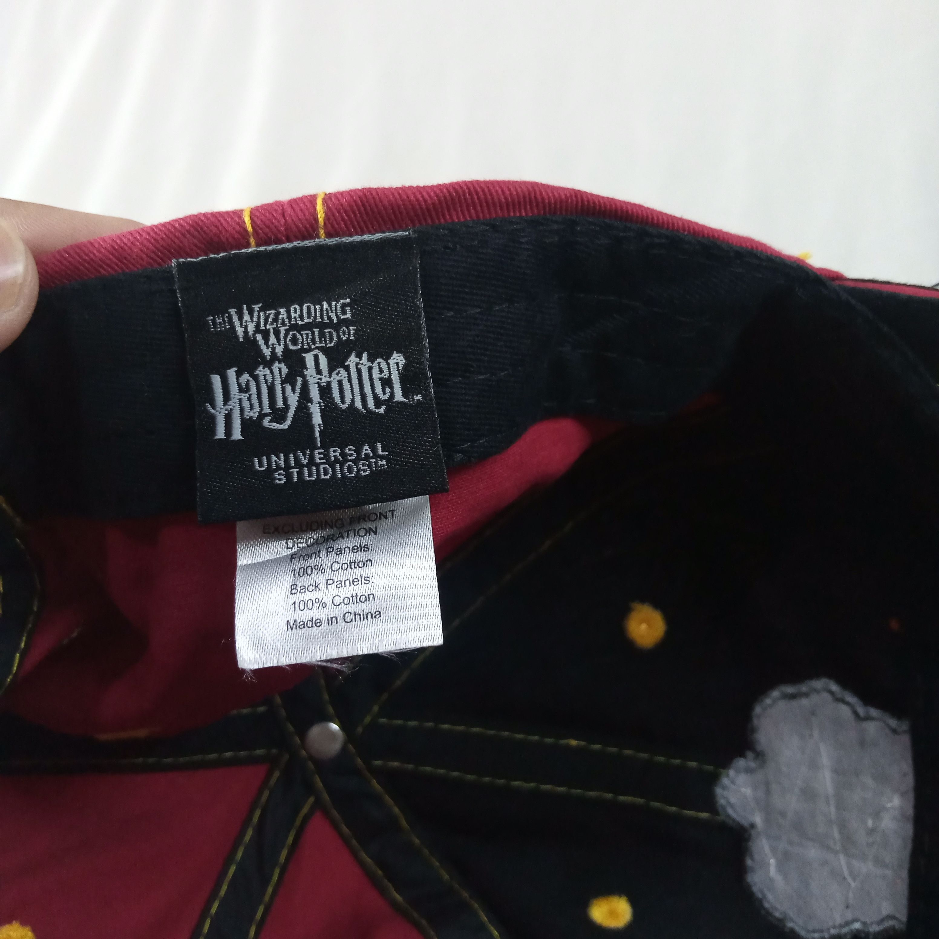 Universal Studios Harry Potter Gryffindor x Universal Studios Official Merch. Size ONE SIZE - 5 Thumbnail