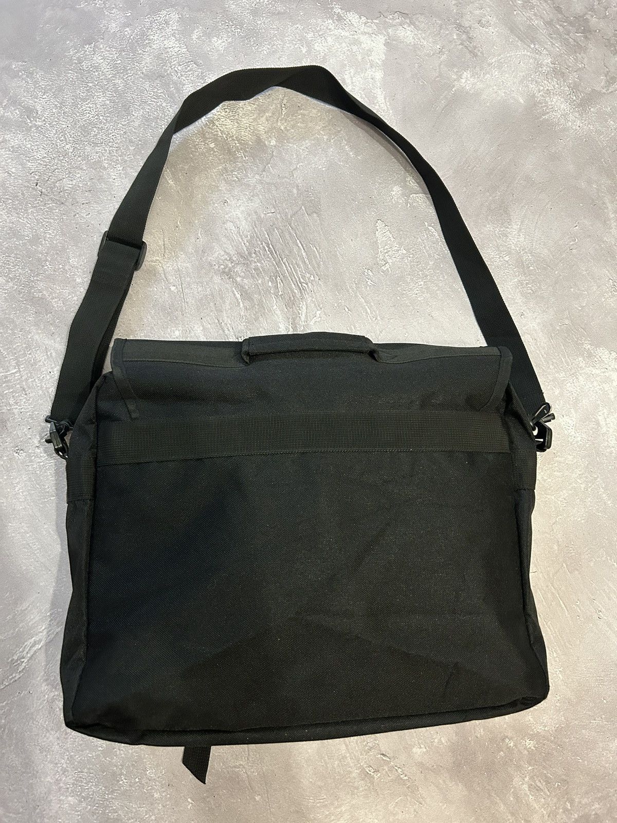 Nike × Vintage Nike Vintage Messeneger Shoulder Center Logo Bag 90s y2k Size ONE SIZE - 4 Thumbnail