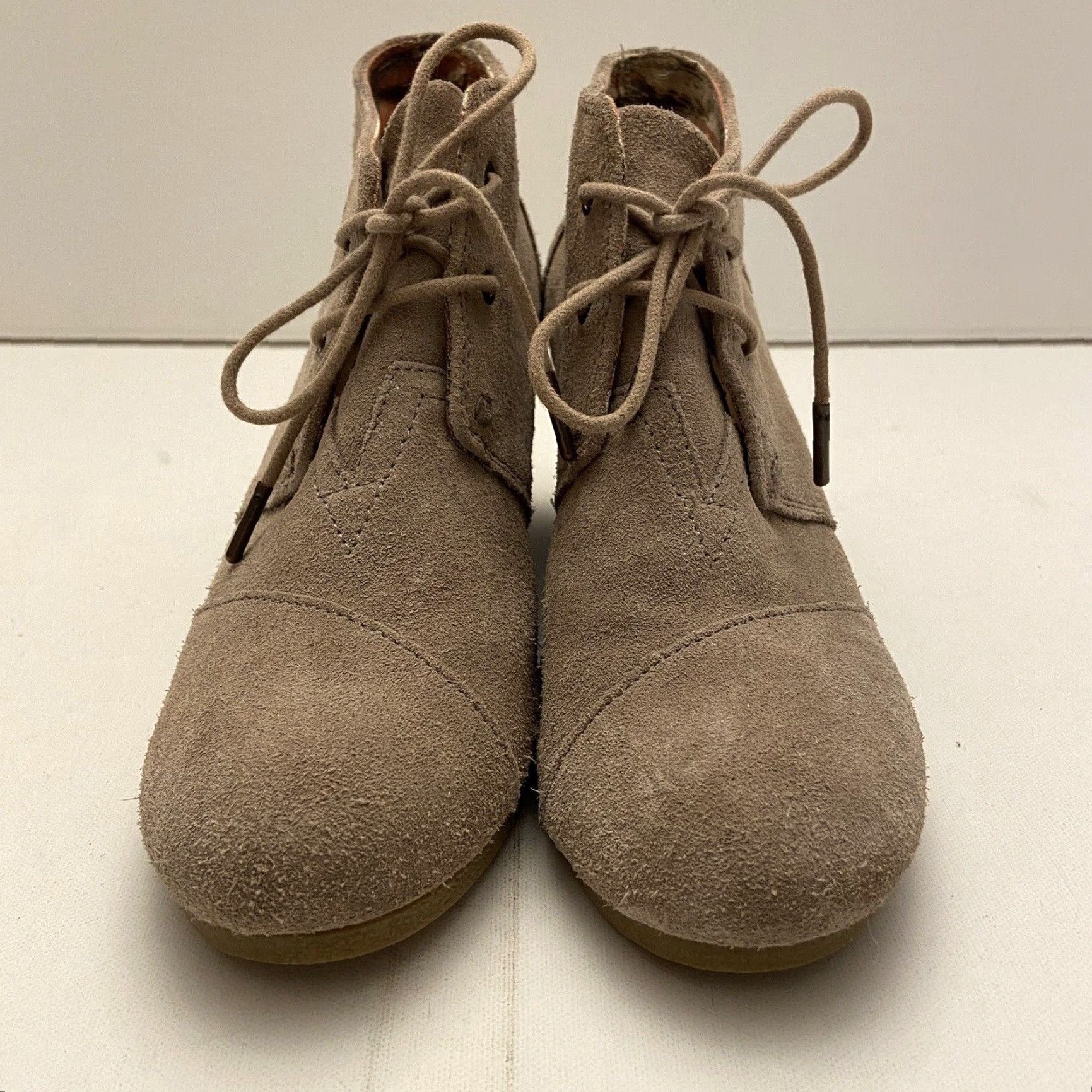 Toms TOMS Women's Ankle Bootie W9 Tan Suede Lace Up Wedge Beige Boots Size US 9 / IT 39 - 3 Thumbnail