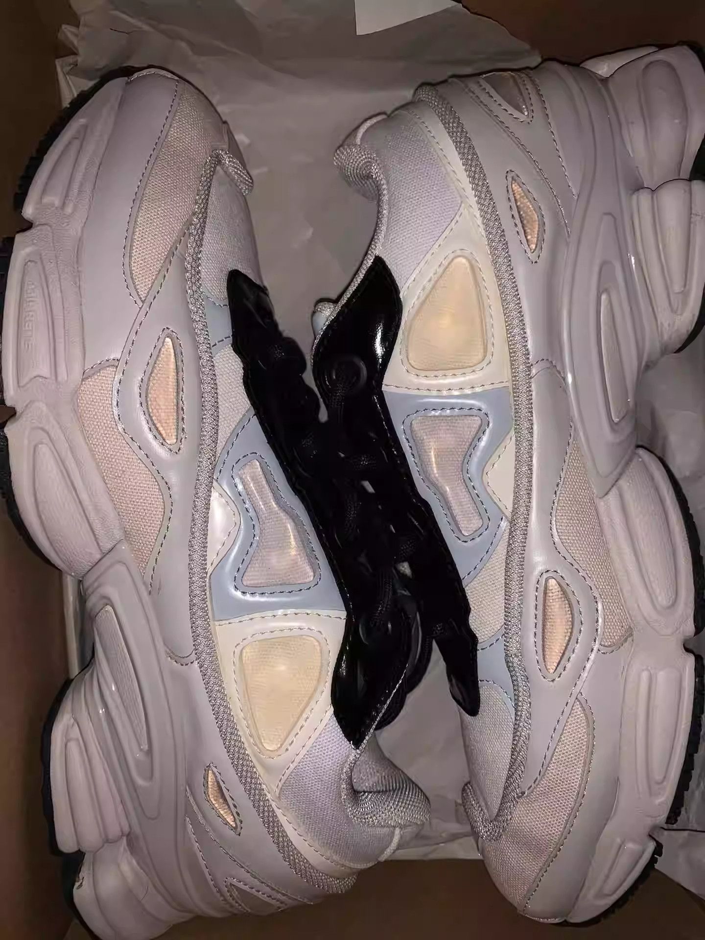 Raf Simons Raf Simons X ADIDAS OZWEEGO3 Size US 9 / EU 42 - 2 Thumbnail