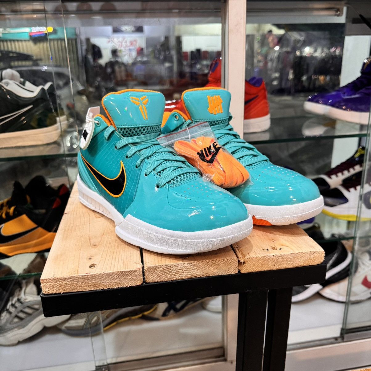 Kobe Undefeated Hyper Jade Nike × Undefeated NIKE KOBE PROTEO