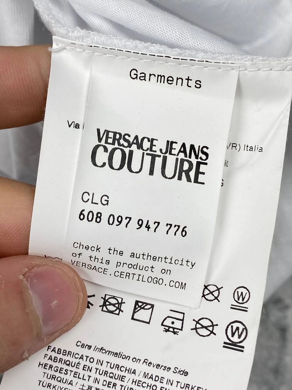 Versace Versace Jeans Couture V-Emblem Size US XL / EU 56 / 4 - 6 Thumbnail