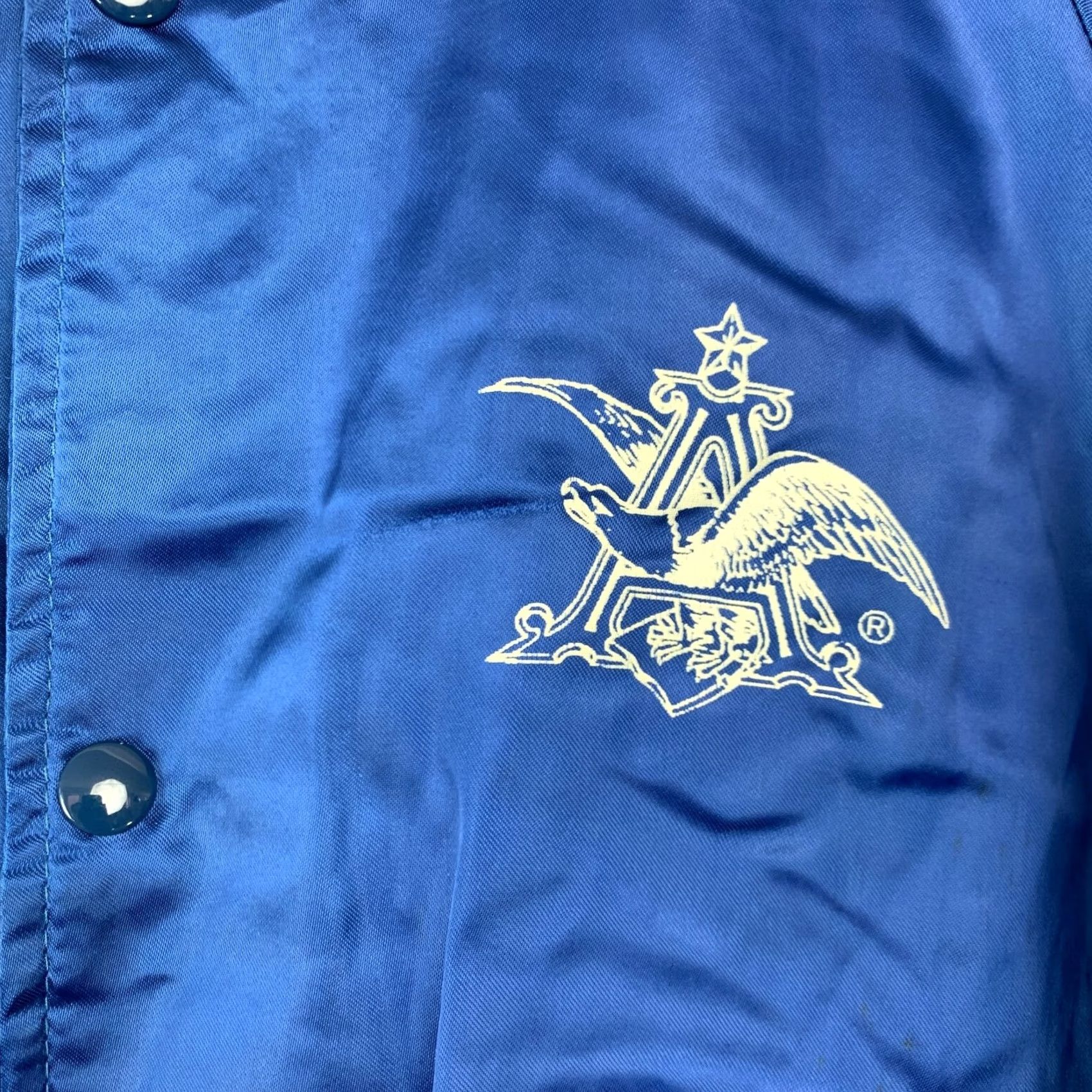 Vintage VINTAGE Trophy Sportswear 70s Anheuser Busch Satin Bomber Jacket Blue White Nylon Varsity L Mens 43" Repair طويلة Size US L / EU 52-54 / 3 - 3 Thumbnail