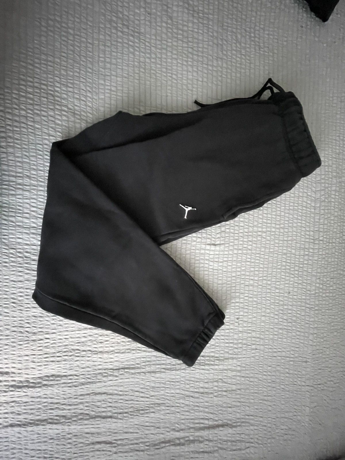 Jordan Brand Jordan All Black Outfit - Hoodie (M) + Sweats (S) Size US M / EU 48-50 / 2 - 7 Thumbnail