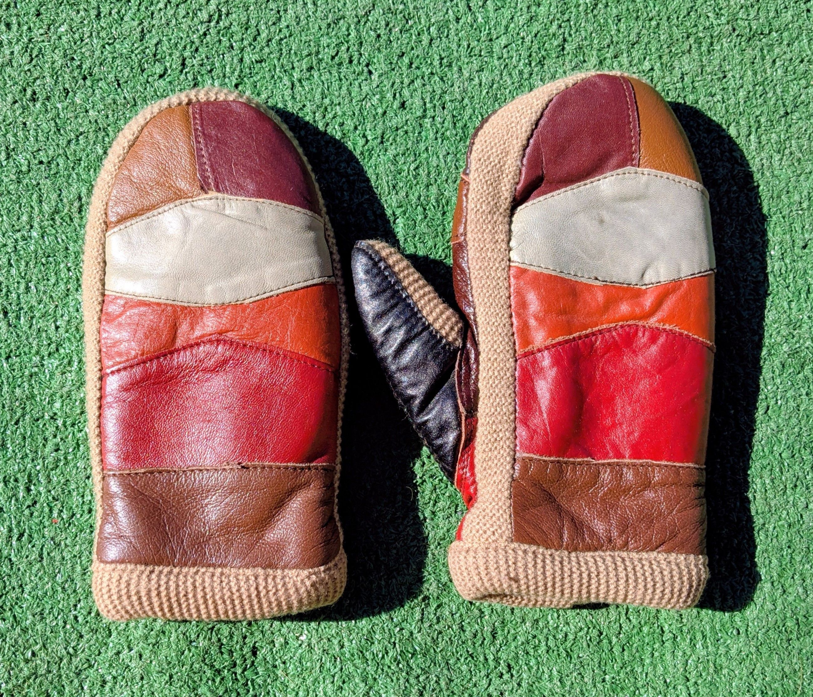 Other Leather Patchwork&Knit Acrylic 1960's Petite Medium Mittens Size ONE SIZE - 3 Thumbnail