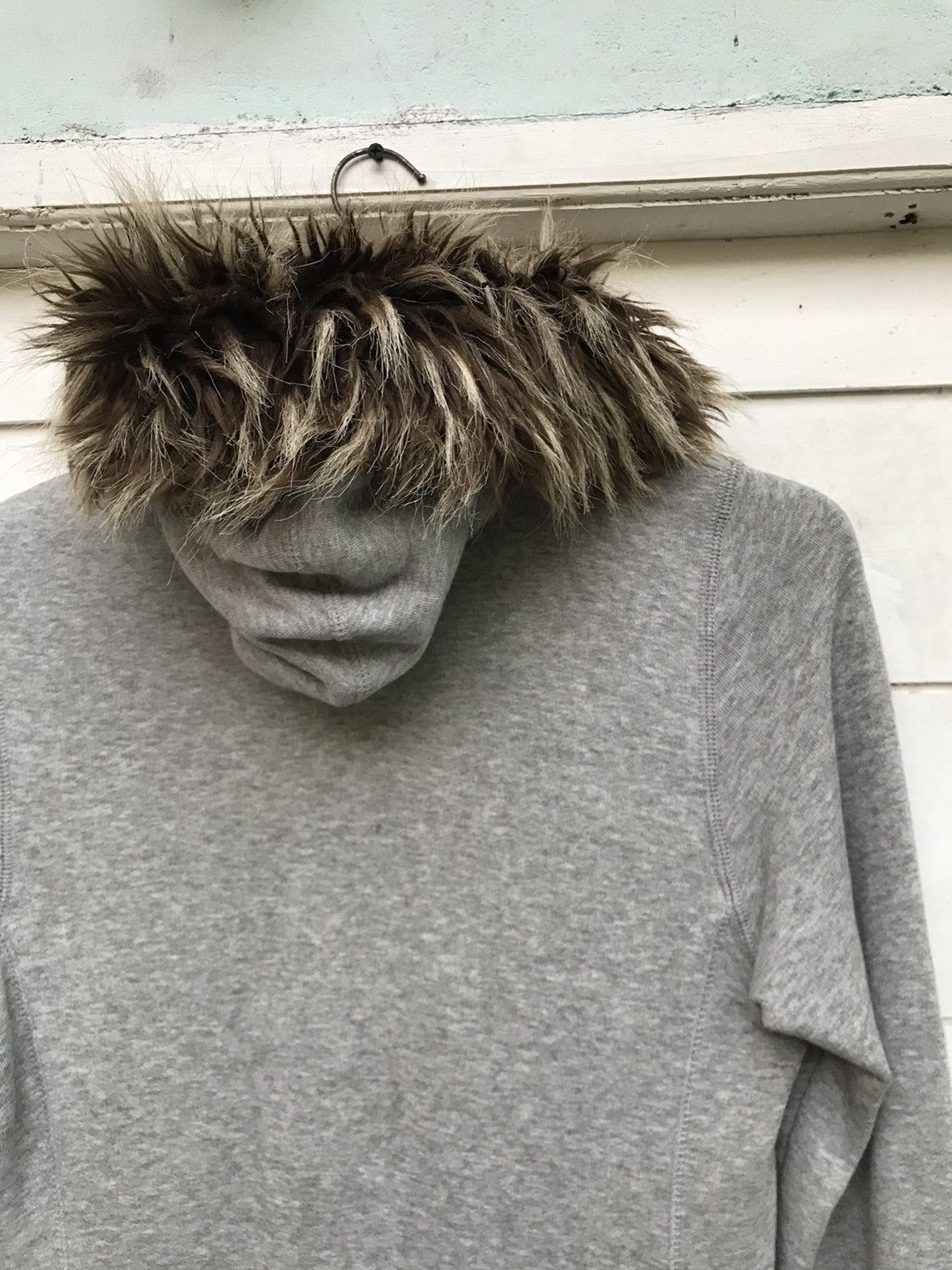 Le Grande Bleu (L.G.B.) Original wash by Uniqlo fur hoodie LGB style Size US L / EU 52-54 / 3 - 6 Thumbnail