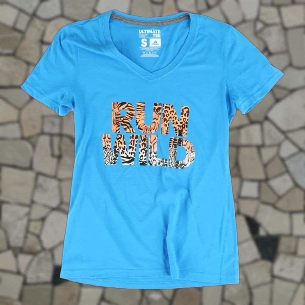 Adidas Adidas Run Wild Cheetah Fill Solid V-Neck T-Shirt Blue Women’s S Shirt Women S V-Neck Blue Adidas Run Wild Cheetah Fill Solid T-Shirt Size S / US 4 / IT 40 - 1 Thumbnail