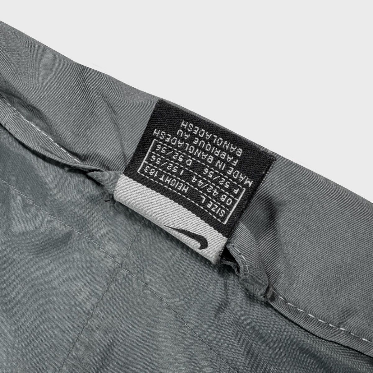 Nike × Vintage 2000’s vintage Nike technical sleeveless jacket Size US L / EU 52-54 / 3 - 8 Thumbnail