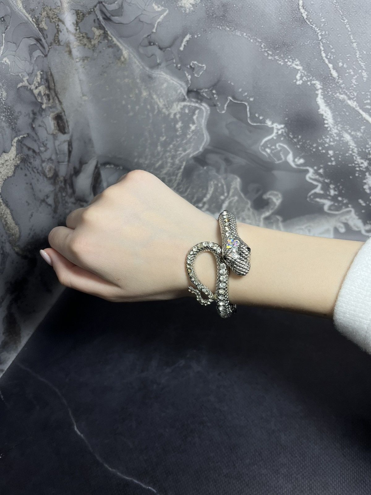 Designer × Jewelry × Vintage Serpent Crystal Bracelet - Vintage Elegance Size ONE SIZE - 4 Thumbnail