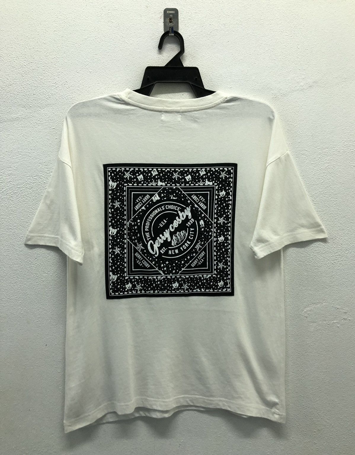 Vintage Vintage Gerry Cosby Athletic Outfitters T-Shirt Size US L / EU 52-54 / 3 - 1 Thumbnail