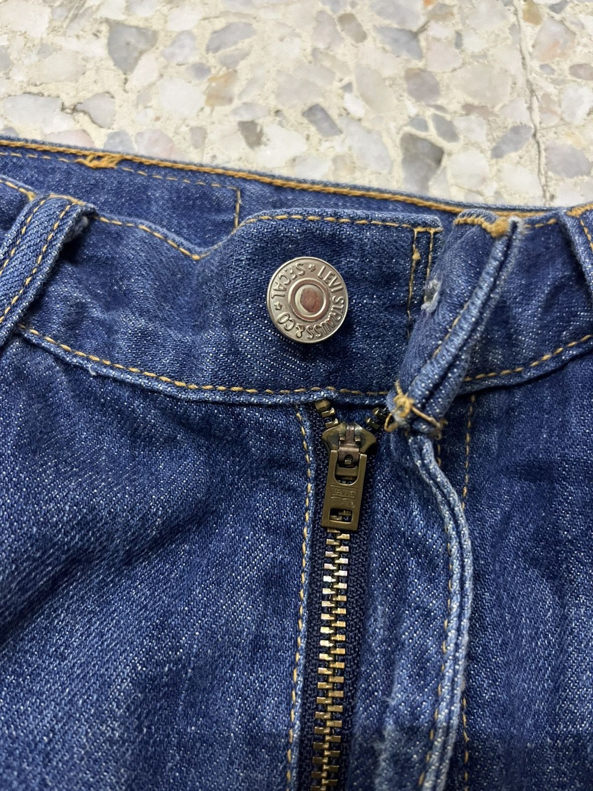 Levi's vintage levis clothing 517 bootcut light blue jeans Size US 33 - 8 Thumbnail