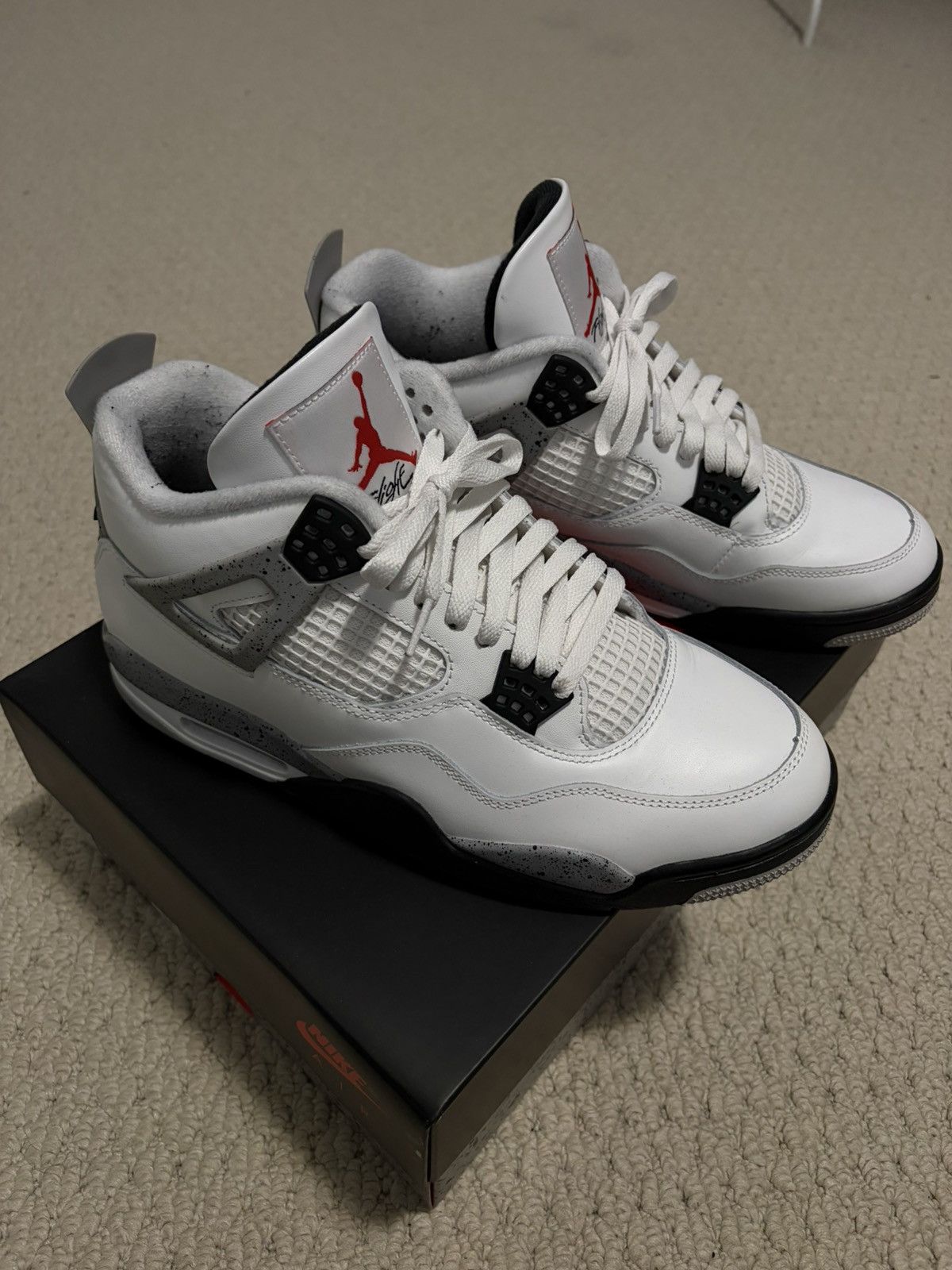 Jordan Brand Jordan 4 White Cements 2025 Size US 10.5 / EU 43-44 - 3 Thumbnail