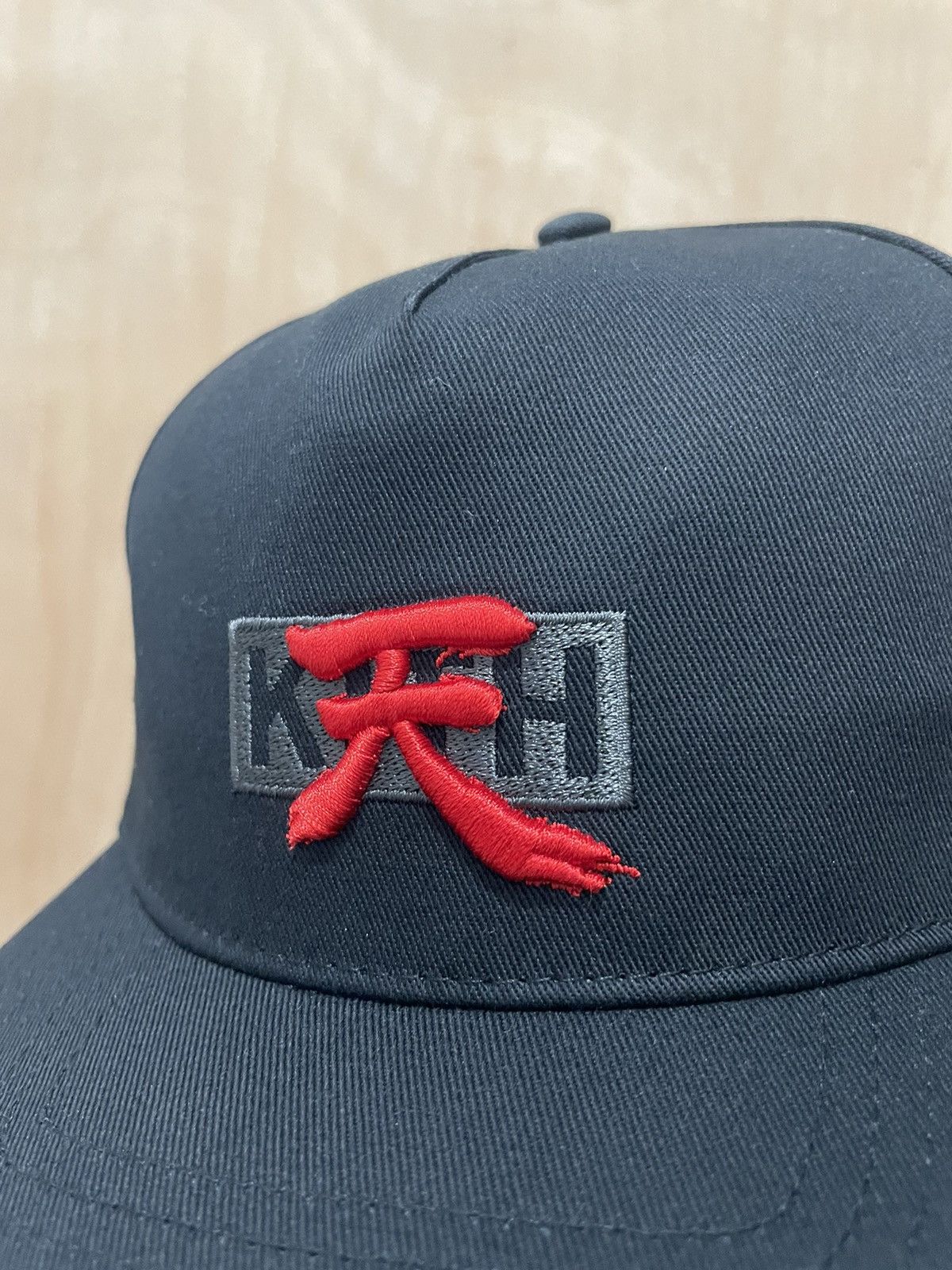 Kith Kith capcom new era akuma twill bay low pinch crown Size ONE SIZE - 3 Thumbnail