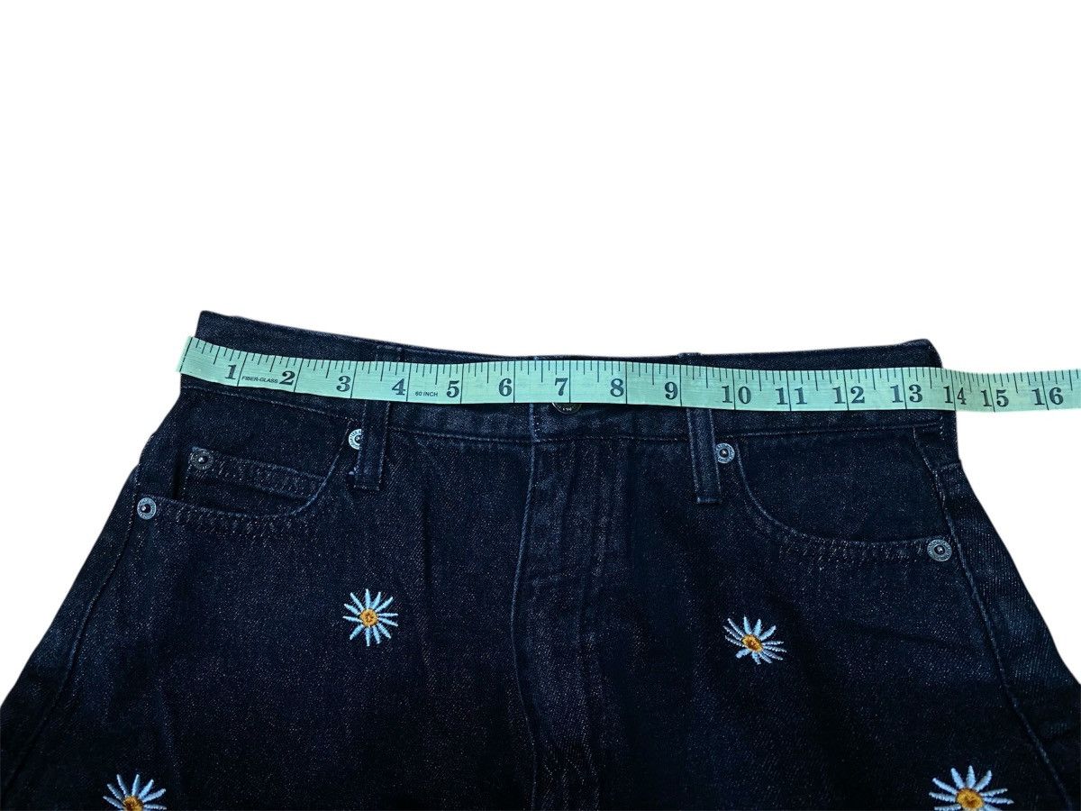 Japanese Brand WEGO JAPANESE STREEWEAR FLORAL EMBROIDERED JEANS. Size 27" / US 4 / IT 40 - 4 Thumbnail