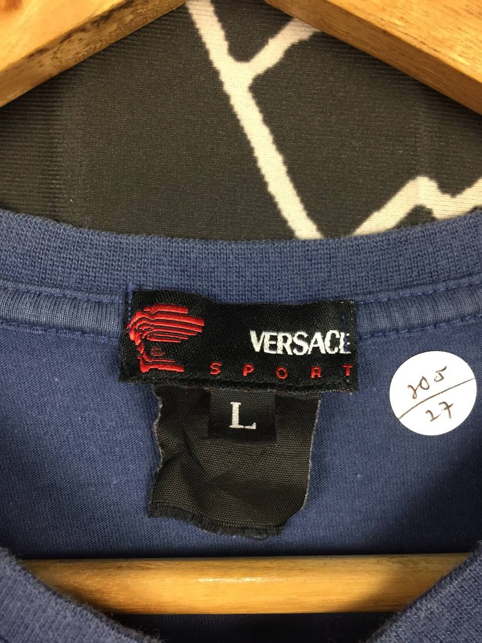 Versace Vtg Versace Sport Medusa Logo V-Neck Casual Tee Size US L / EU 52-54 / 3 - 11 Thumbnail