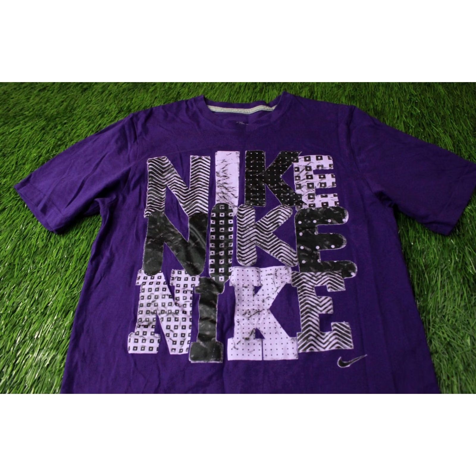 Nike NIKE 2012 MEN CASUAL SHORT SLEEVE SHIRT T-SHIRT JERSEY SIZE S SMALL VIOLET Size US S / EU 44-46 / 1 - 2 Thumbnail