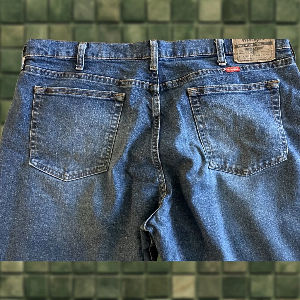 Wrangler Wrangler Jeans Mens Tag 40x30 Blue Workwear Regular Fit Straight Leg Mens Jeans Blue Cotton Denim 30 Inseam Pockets Vintage No Size US 40 / EU 56 - 1 Thumbnail