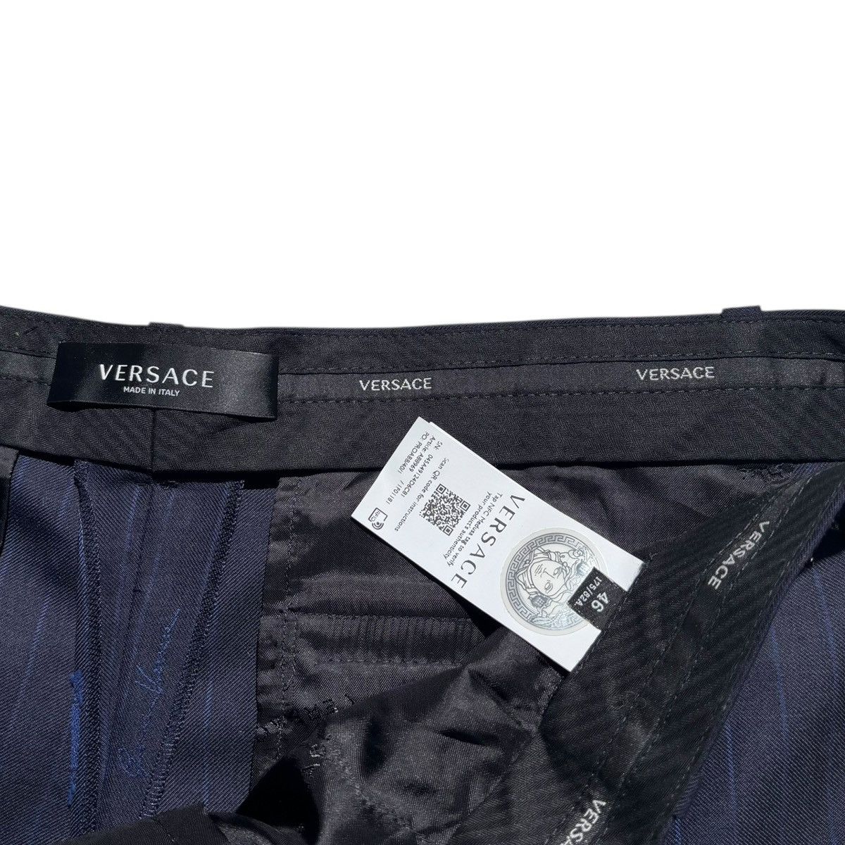 Versace Tonal pinstripe tailored shorts Size 32" / US 10 / IT 46 - 2 Thumbnail