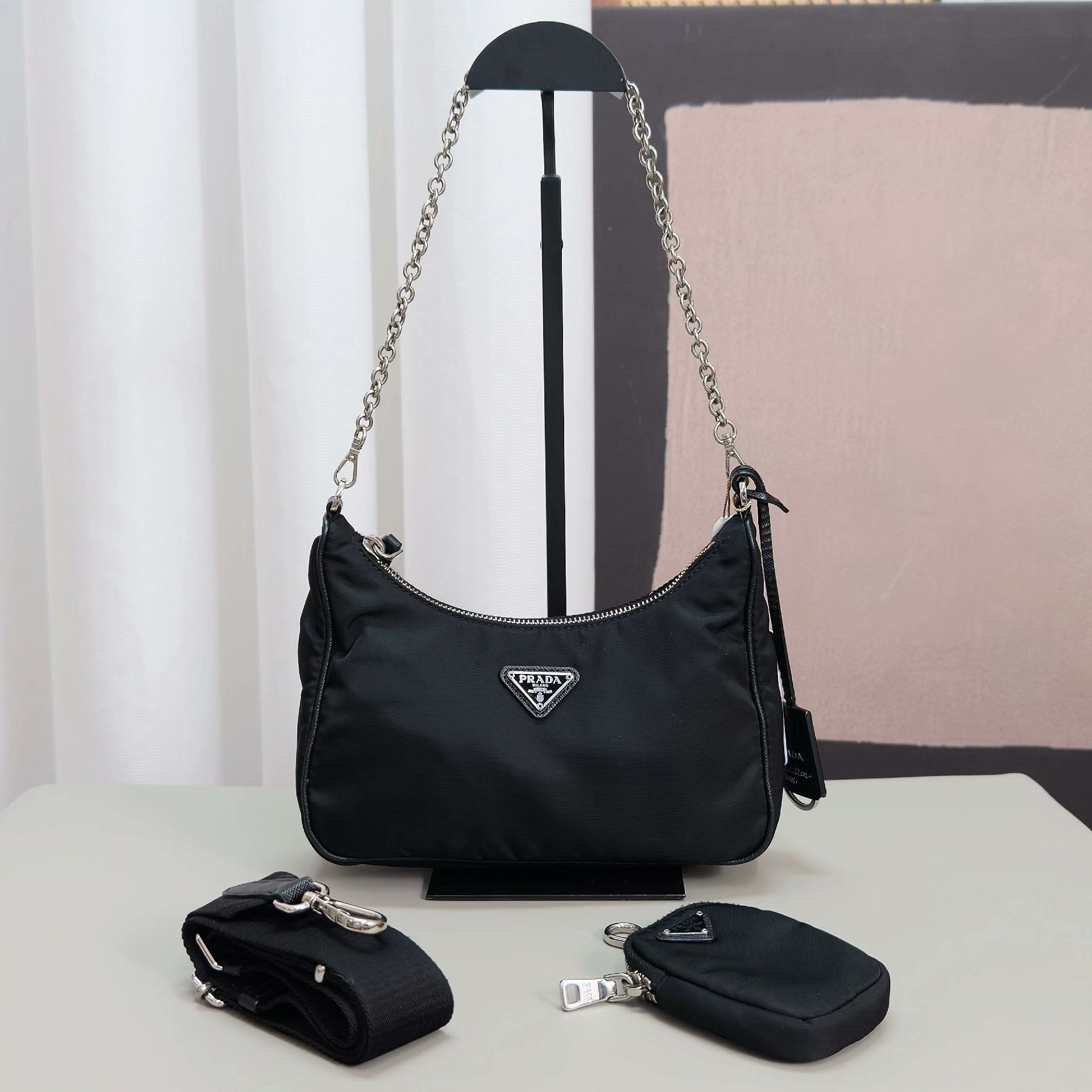 Prada Pre-loved Bag Very good condition Size ONE SIZE - 1 Thumbnail