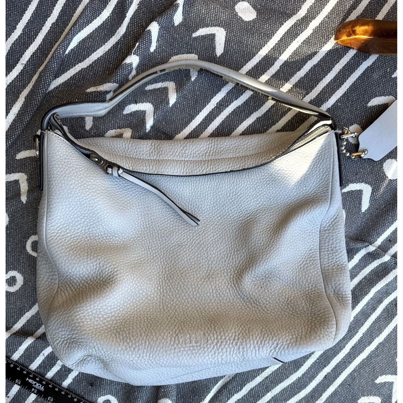 Coach Coach Pebbled Leather Hobo Bag / Shoulder Bag Light Gray Women’s Gray Pebbled Leather Finish Light staining Handle Wear Size ONE SIZE - 7 Thumbnail