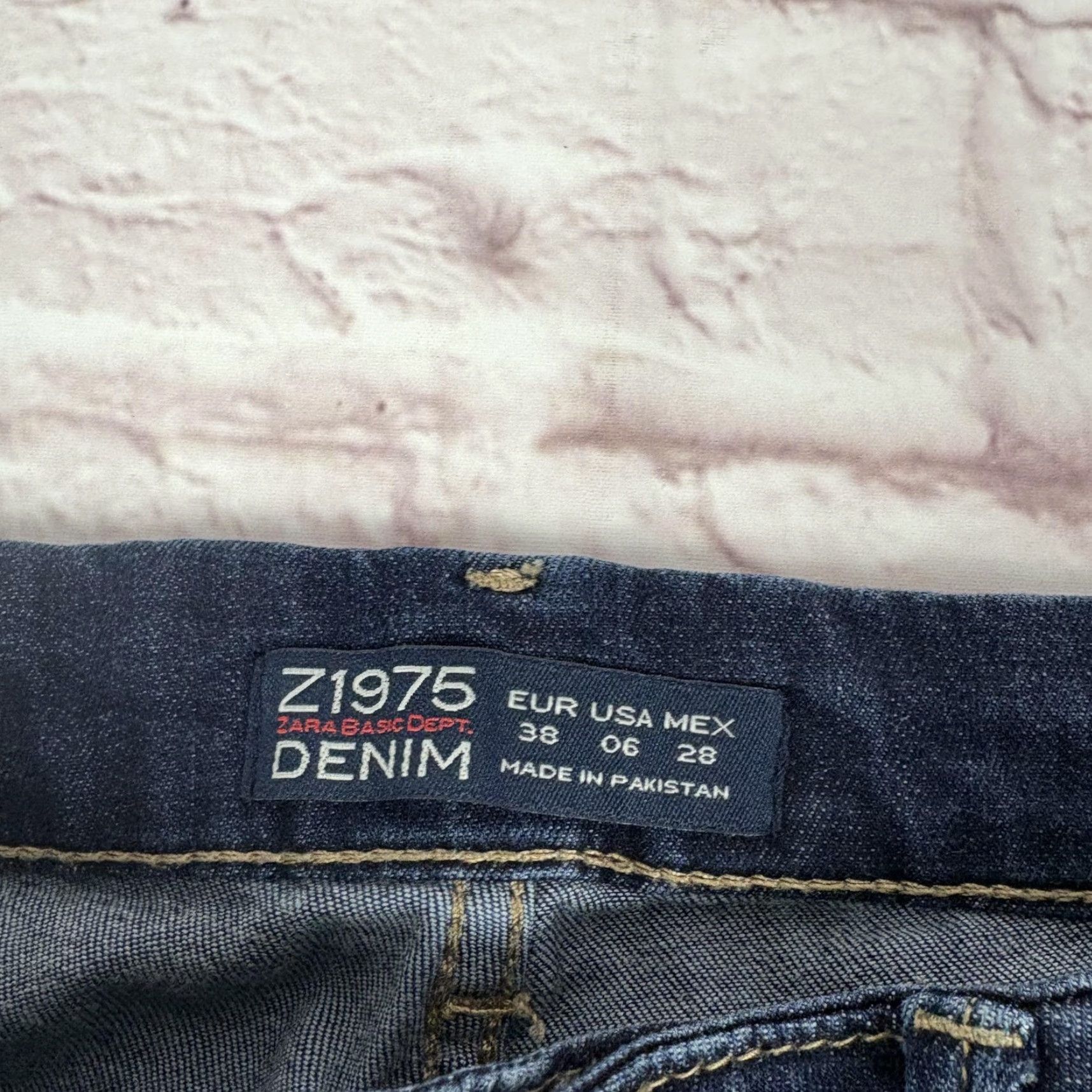 Zara Zara Z1975 Jeans Womens Slim Straight Mid Rise Dark Wash Blue 28x29 Denim Size 28" / US 6 / IT 42 - 4 Thumbnail