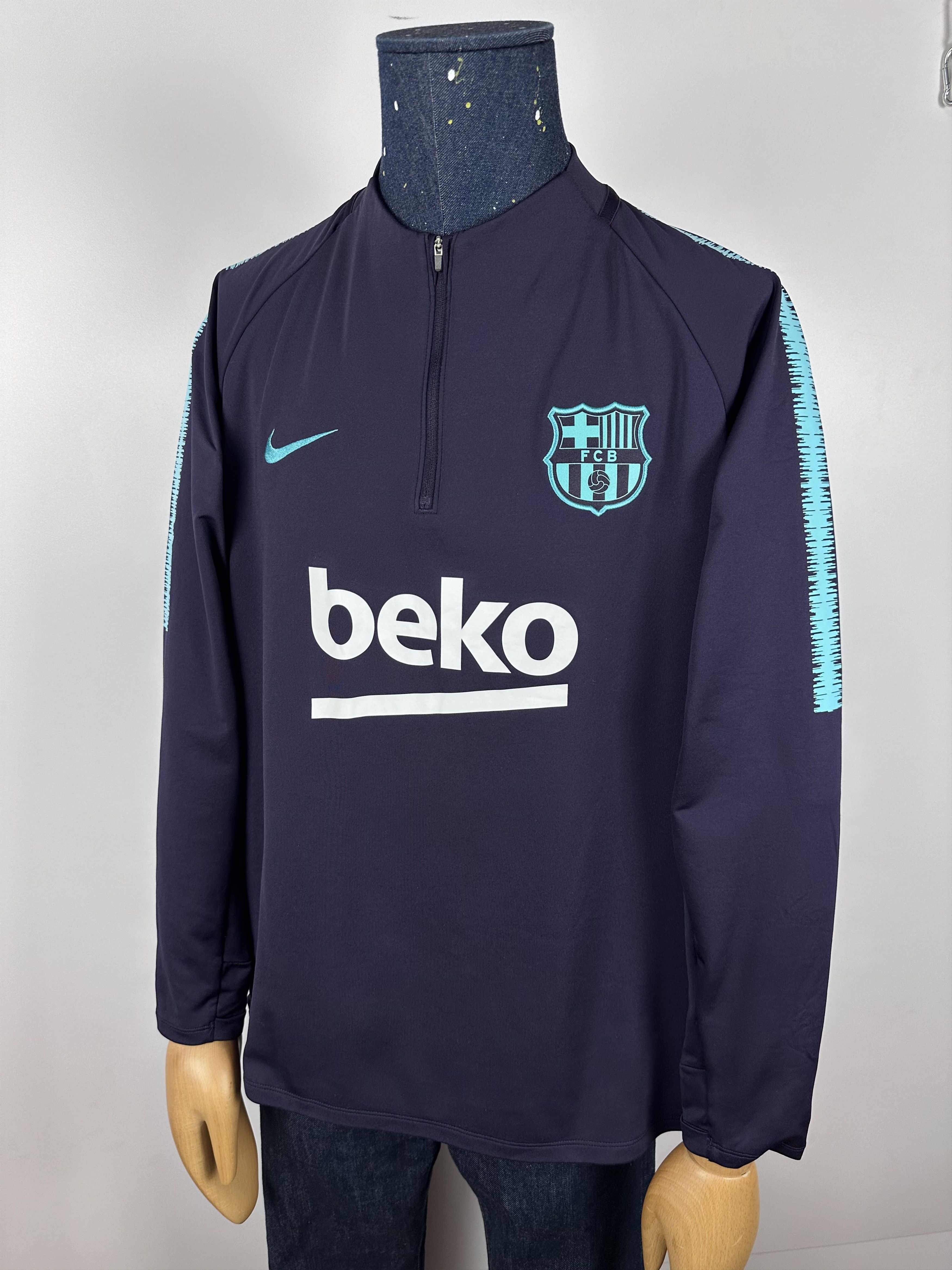 Nike BARCELONA 2019 TRAINING FOOTBALL SOCCER SWEATSHIRT TOP NIKE Size US XL / EU 56 / 4 - 1 Thumbnail