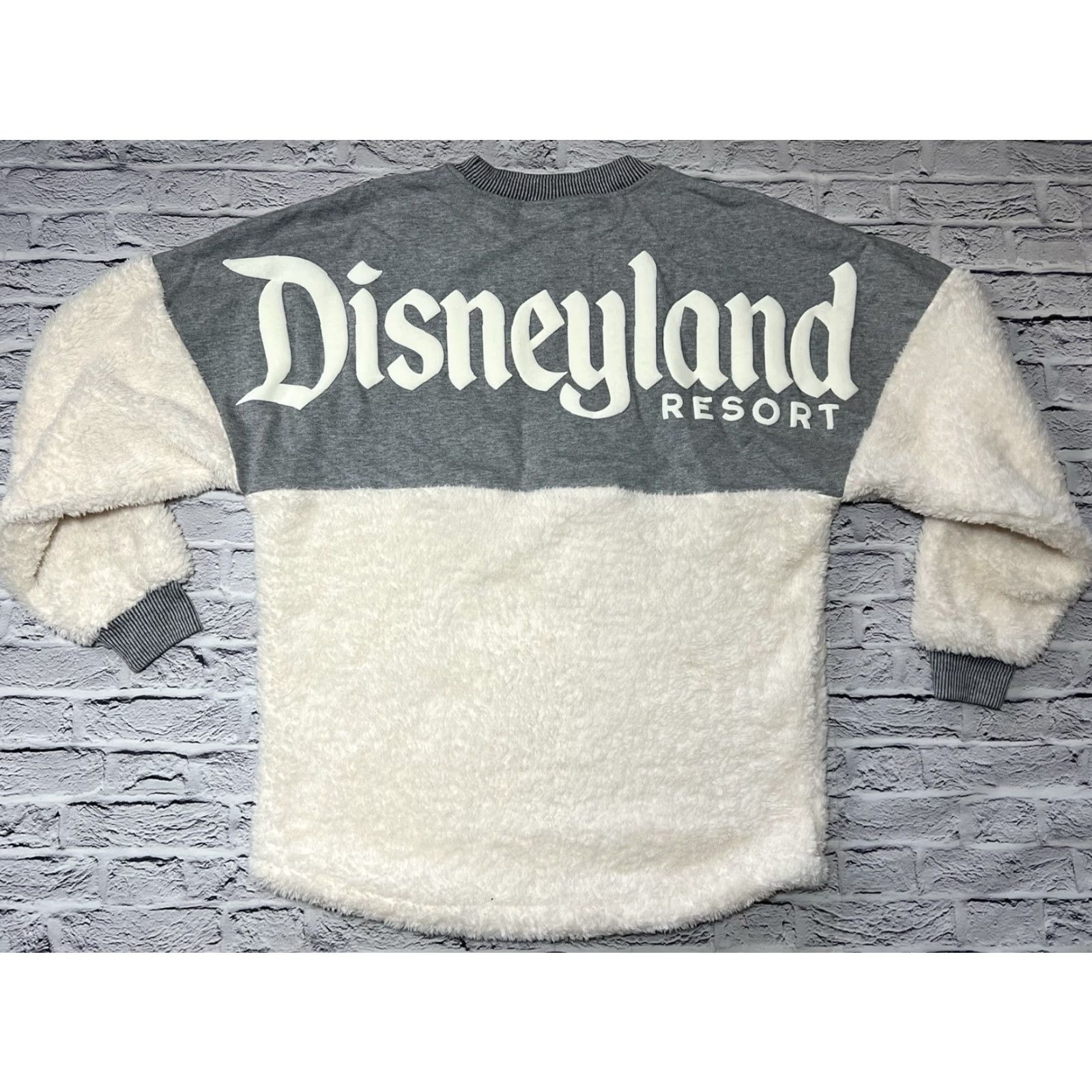 Disney Disneyland Resort Logo Puff Sherpa Fleece Spirit Jersey Disney Parks XS EUC Women Sweatshirt Colorblock Beige Cardigan? Size XS / US 0-2 / IT 36-38 - 2 Thumbnail