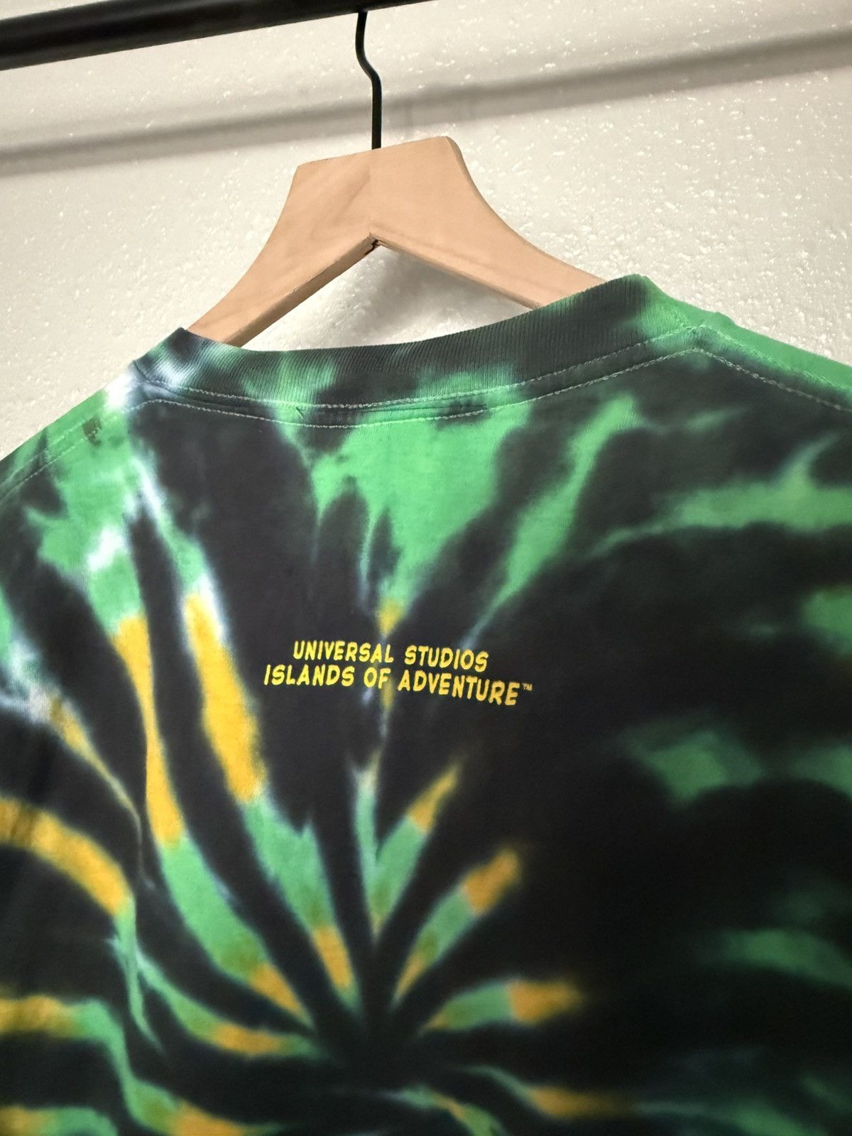 Vintage Vintage universal Studios islands of adventure, rogue shirt Size US M / EU 48-50 / 2 - 5 Thumbnail