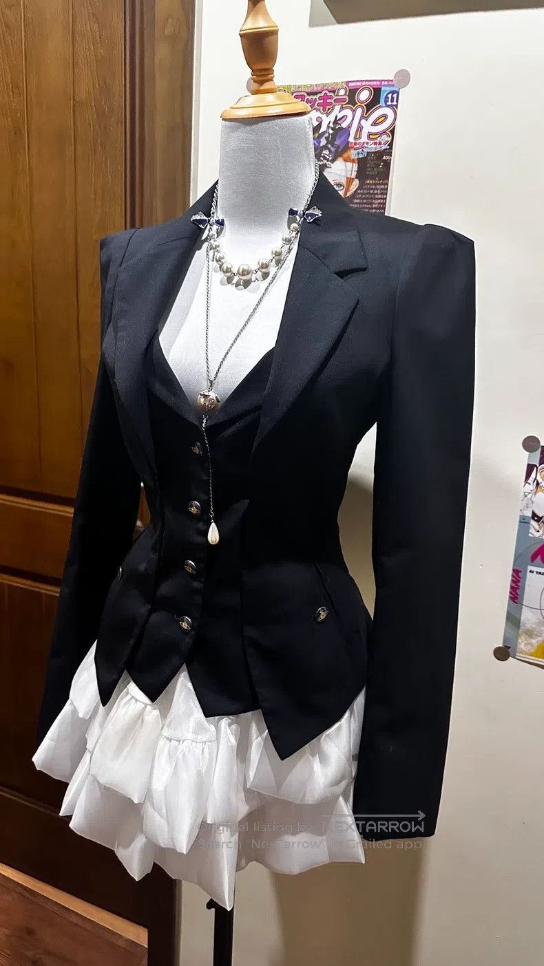 Vivienne Westwood Vivienne Westwood Fake two-piece blazer, black, enamel but Size S / US 4 / IT 40 - 3 Thumbnail