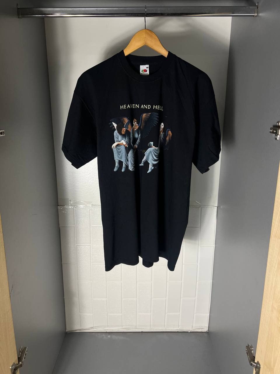 Band Tees VINTAGE HEAVEN AND HELL WORLD TOUR ROCK T-SHIRT Y2K 90s USA Size US XL / EU 56 / 4 - 2 Thumbnail
