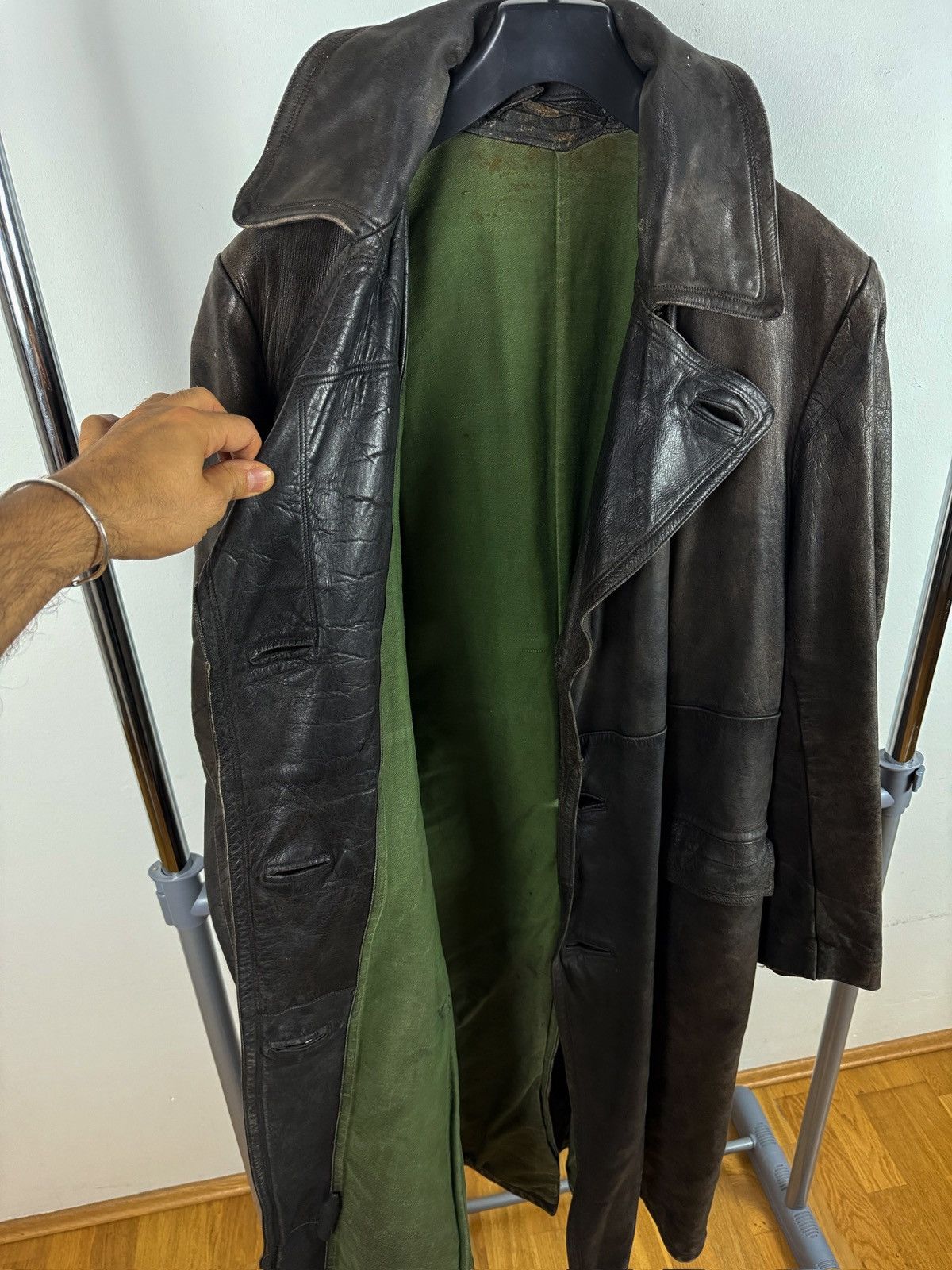 Vintage Vintage 1950s European Leather Trenchcoat Size US L / EU 52-54 / 3 - 5 Thumbnail