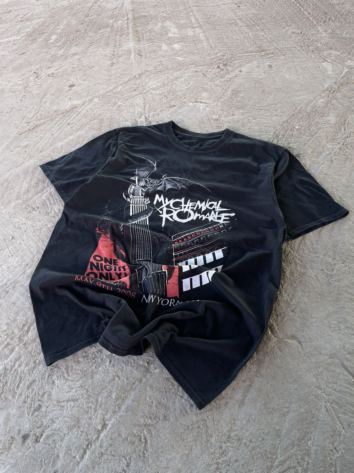 Band Tees Crazy My Chemical Romance Rock One Night Only Y2K T Shirt Size US L / EU 52-54 / 3 - 2 Thumbnail