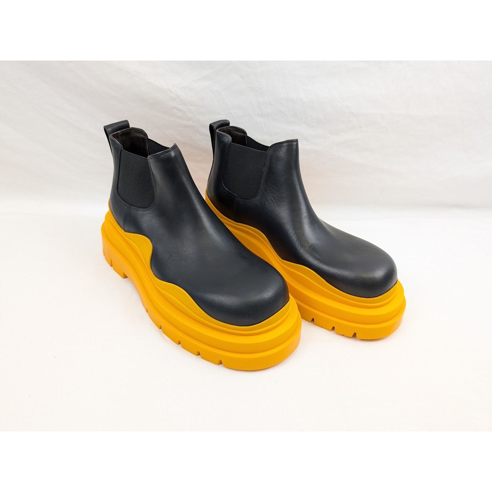 Bottega Veneta o1rshd1 Military Calf Tire Boots in Black Size US 9 / EU 42 - 13 Thumbnail