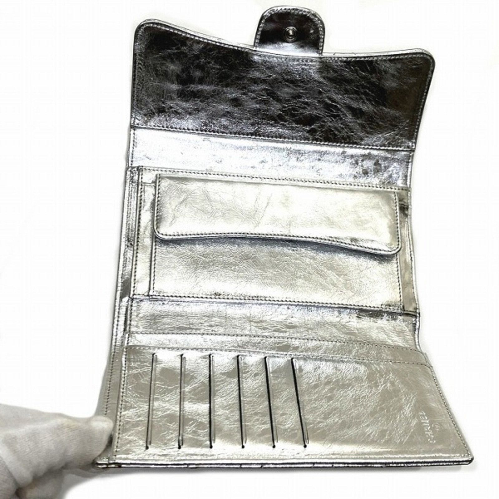 Chanel Silver Leather 2,55