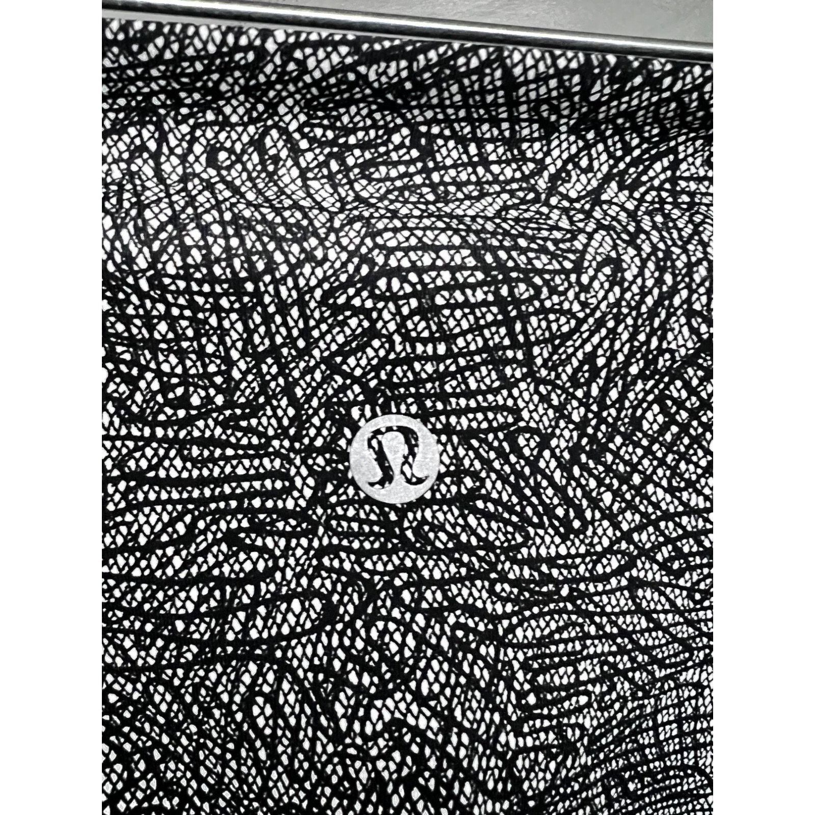 Lululemon Lululemon Wunder Under Luon Ripple Jacquard Crop Leggings 2 Size 26" / US 2 / IT 38 - 8 Thumbnail