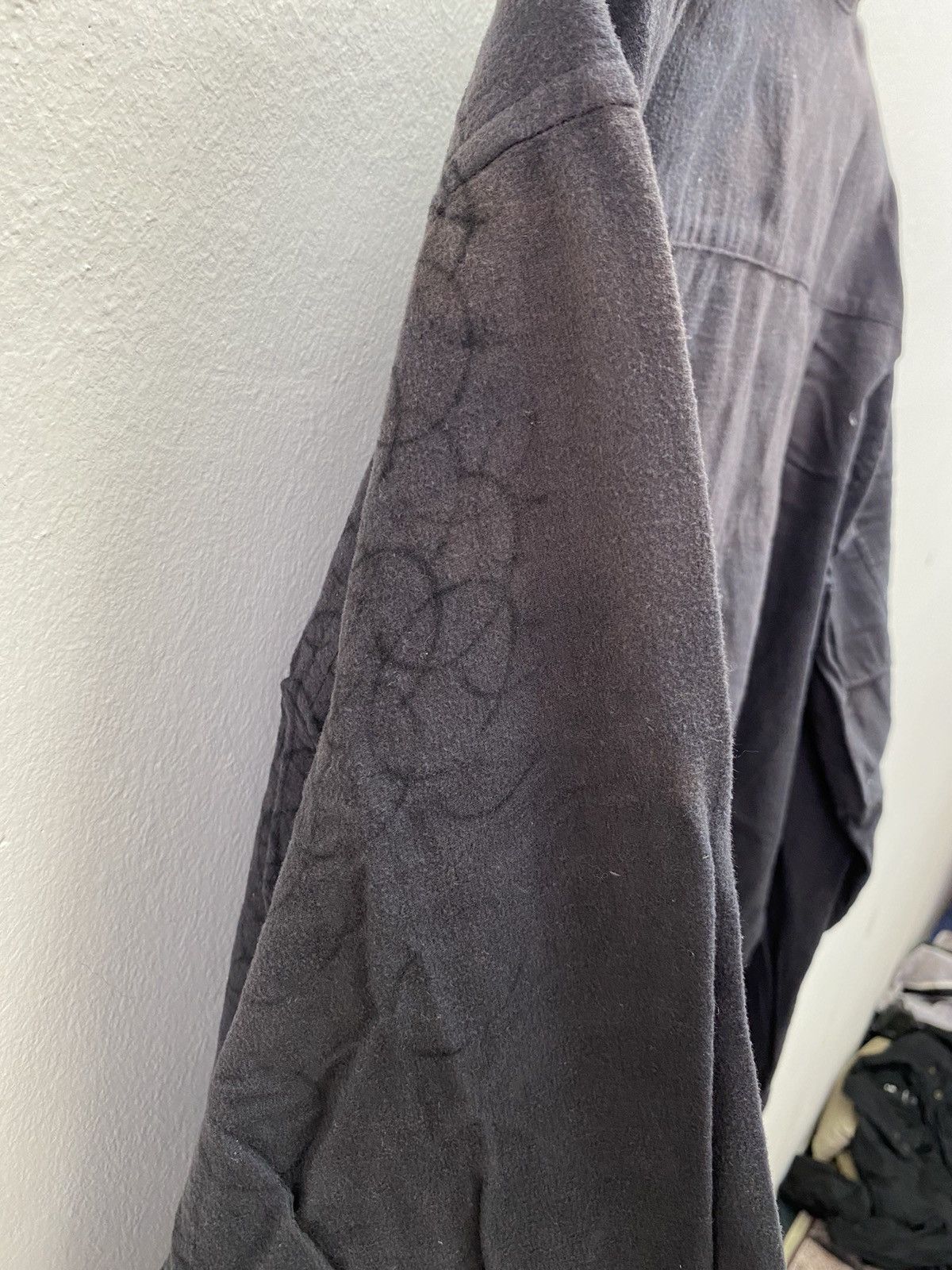 Issey Miyake Vtg Issey Miyake AW2003 Round Pattern Faded Shirt Size US L / EU 52-54 / 3 - 5 Thumbnail